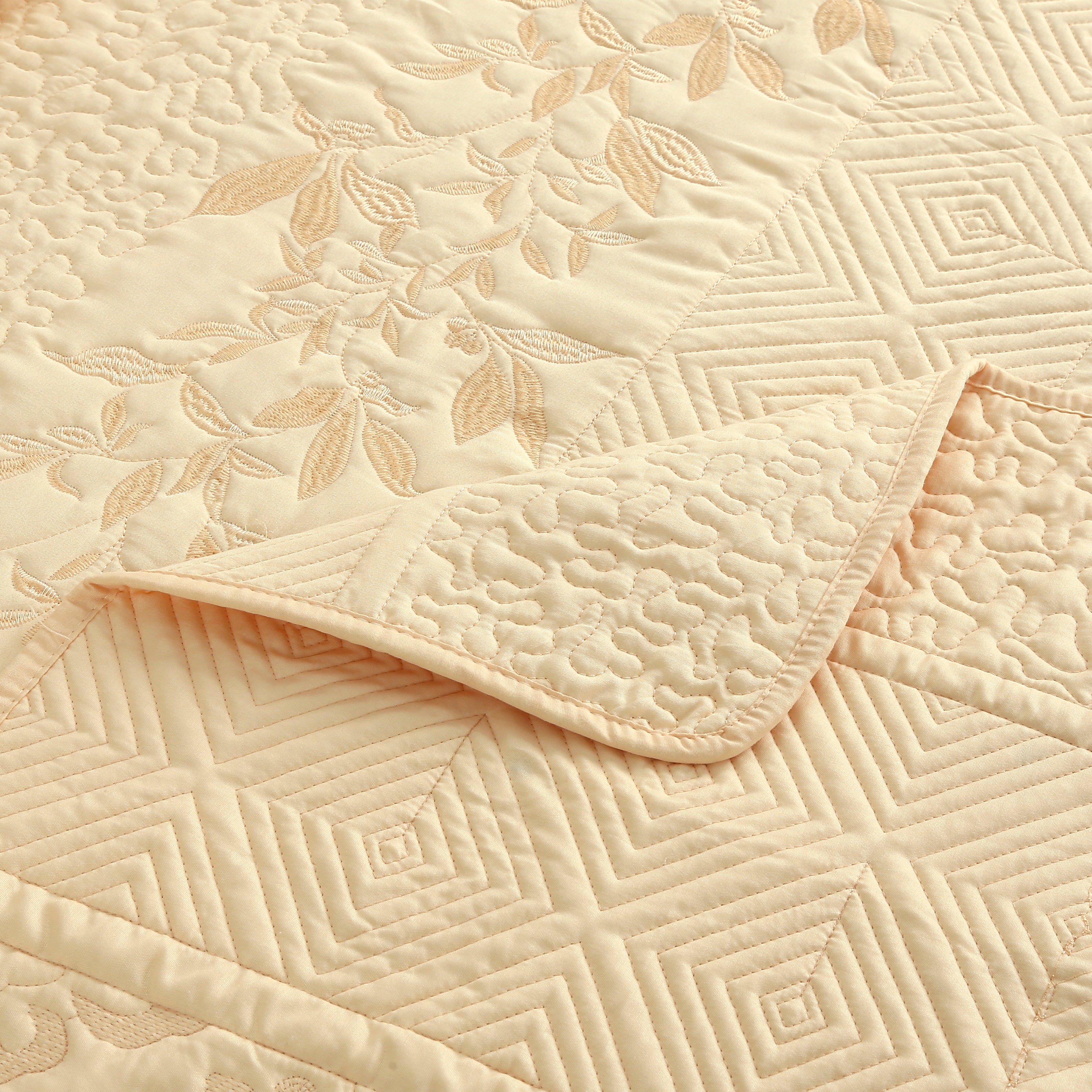 3 Piece Elegant Embroidered Quilt Set – Farmhouse Bedspread ME17