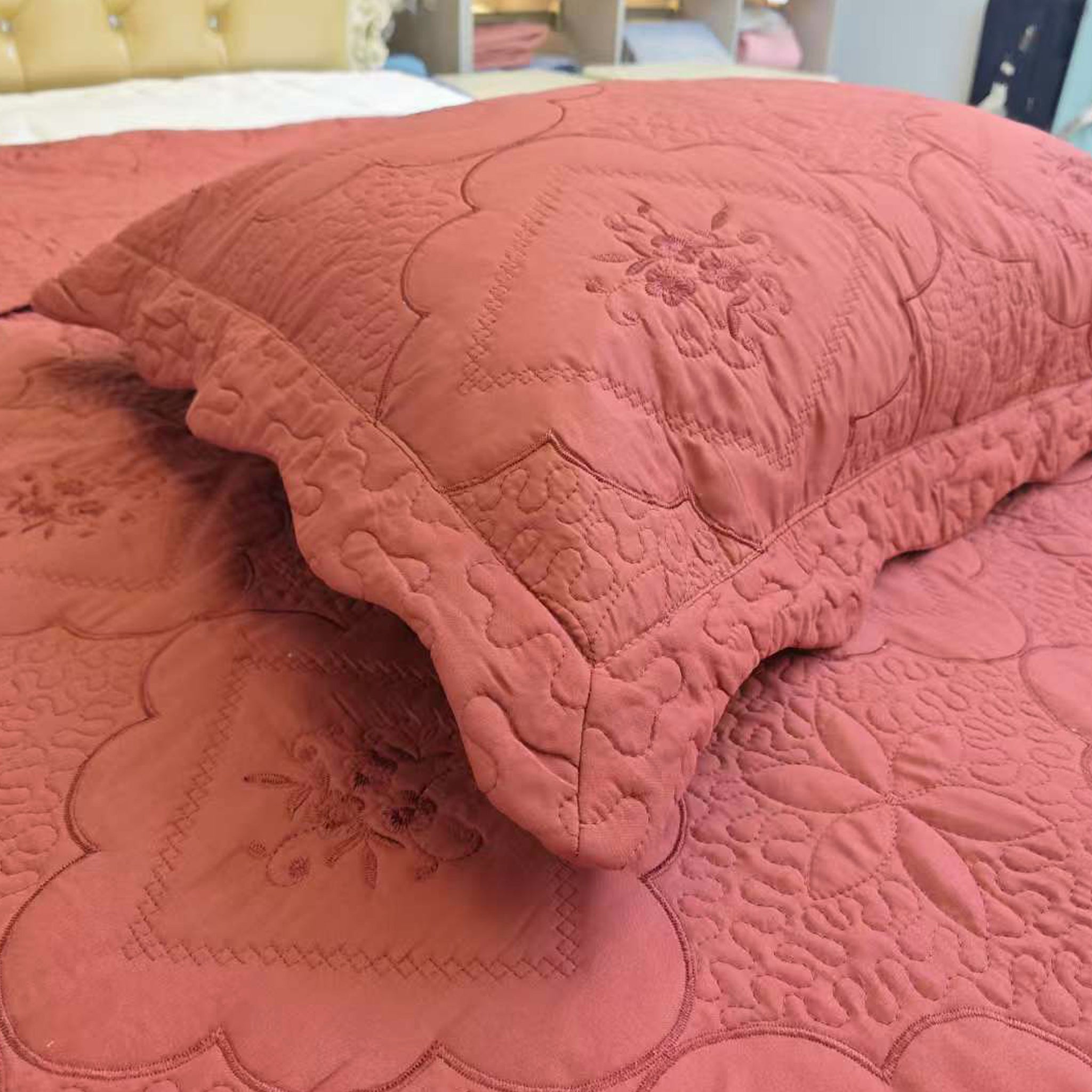 3 Piece Floral Embroidered Quilted Bedspread-Beautiful Stitching- Lightweight Bedspread Set Queen/King Size