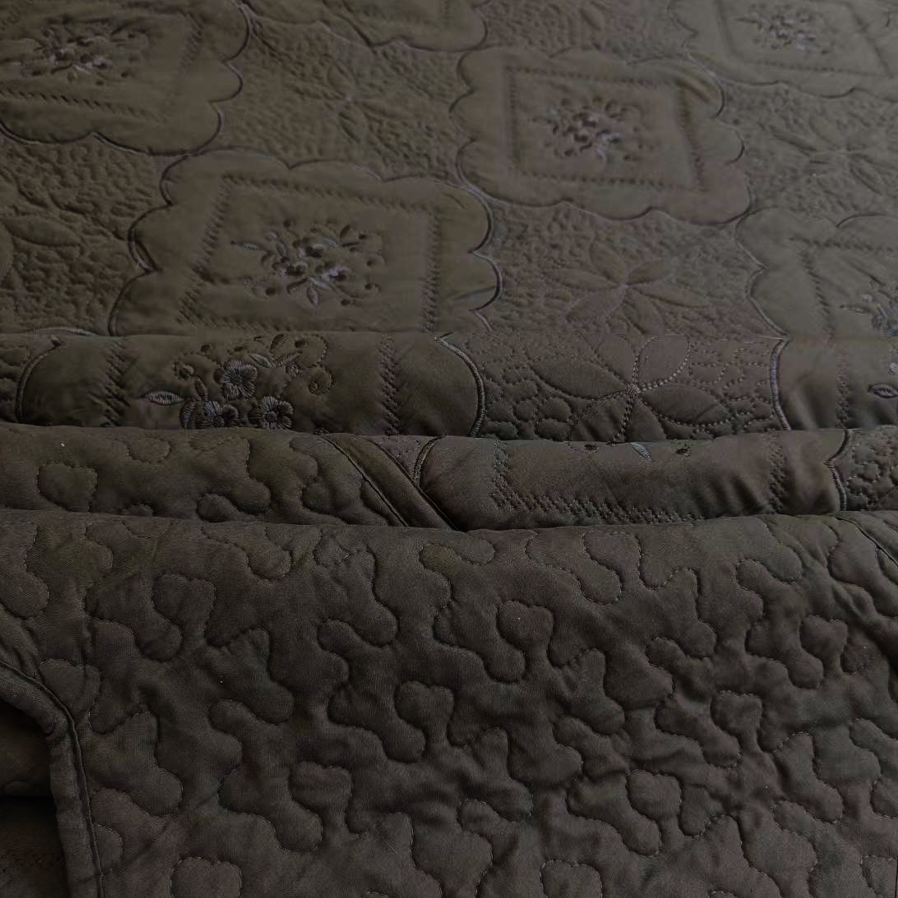 3 Piece Floral Embroidered Quilted Bedspread Set