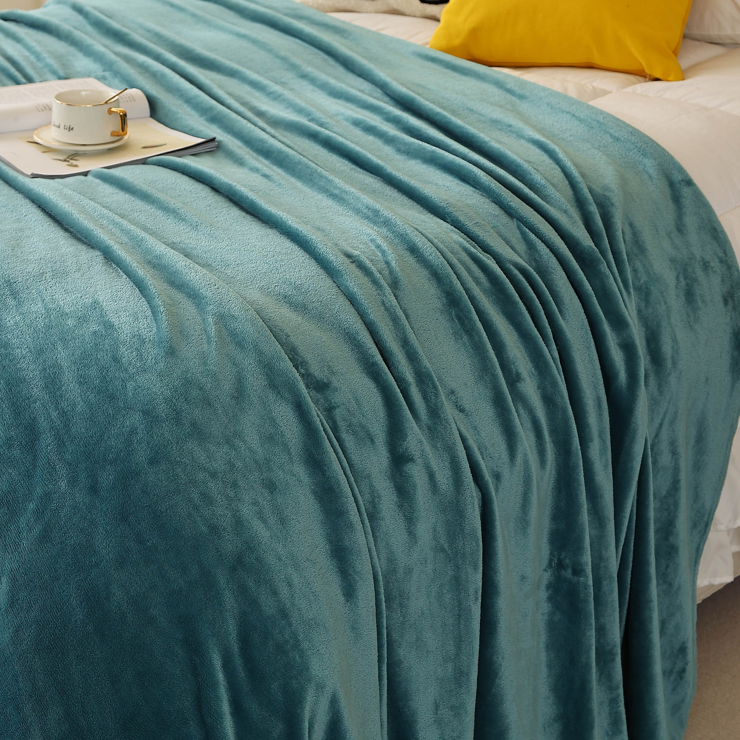 King Size Flannel Fleece Throw Blanket 240GSM Soft Lightweight Plush Cozy Bed Blanket 102 x 90 Inches