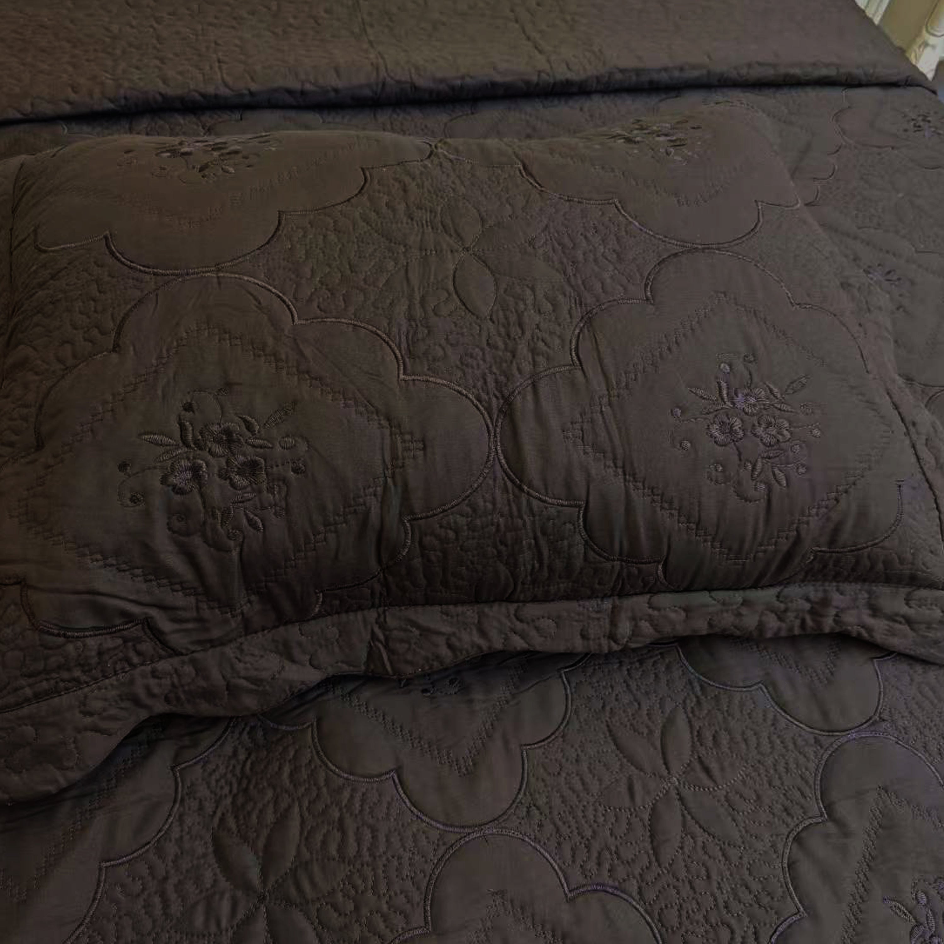 3 Piece Floral Embroidered Quilted Bedspread Set