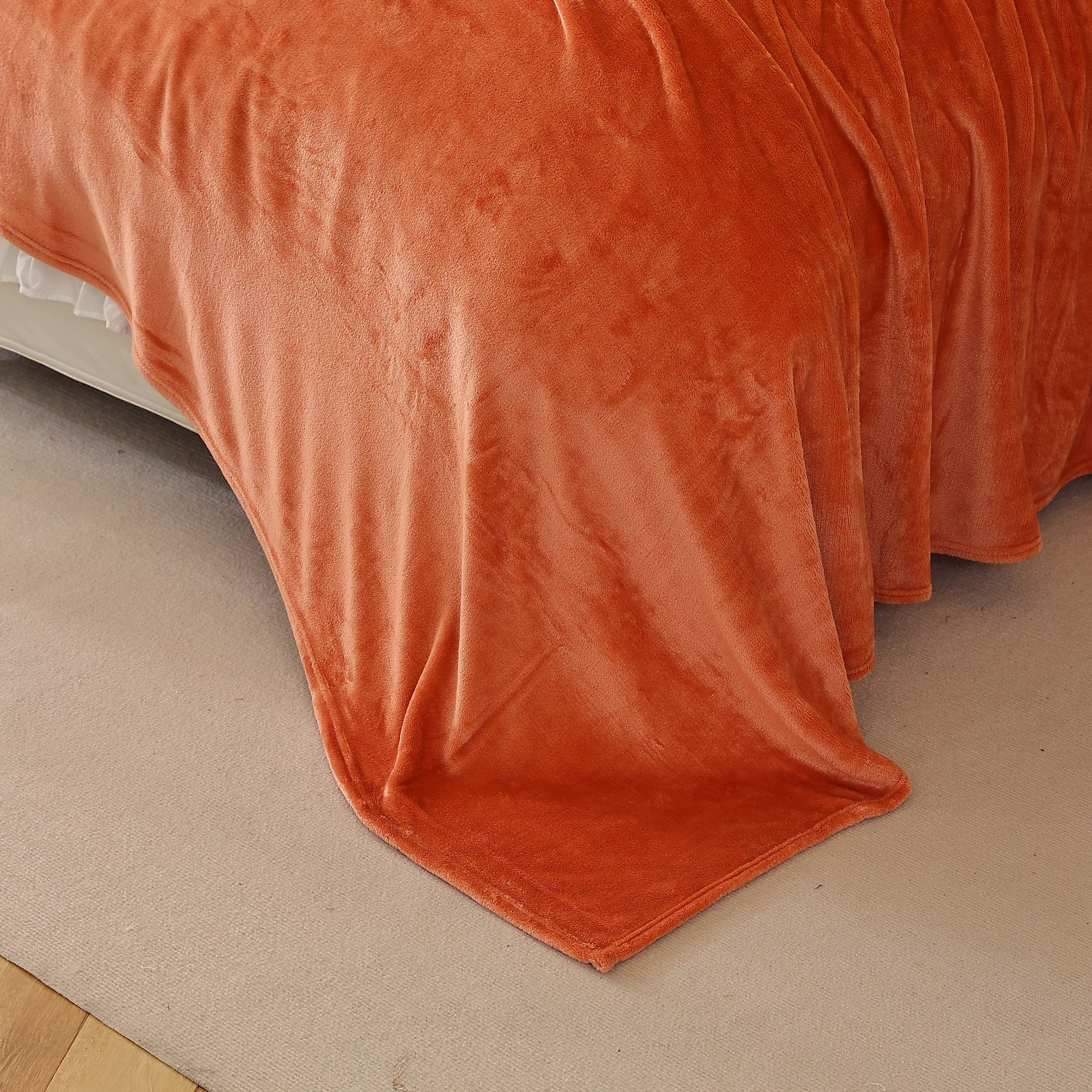 King Size Flannel Fleece Throw Blanket 240GSM Soft Lightweight Plush Cozy Bed Blanket 102 x 90 Inches