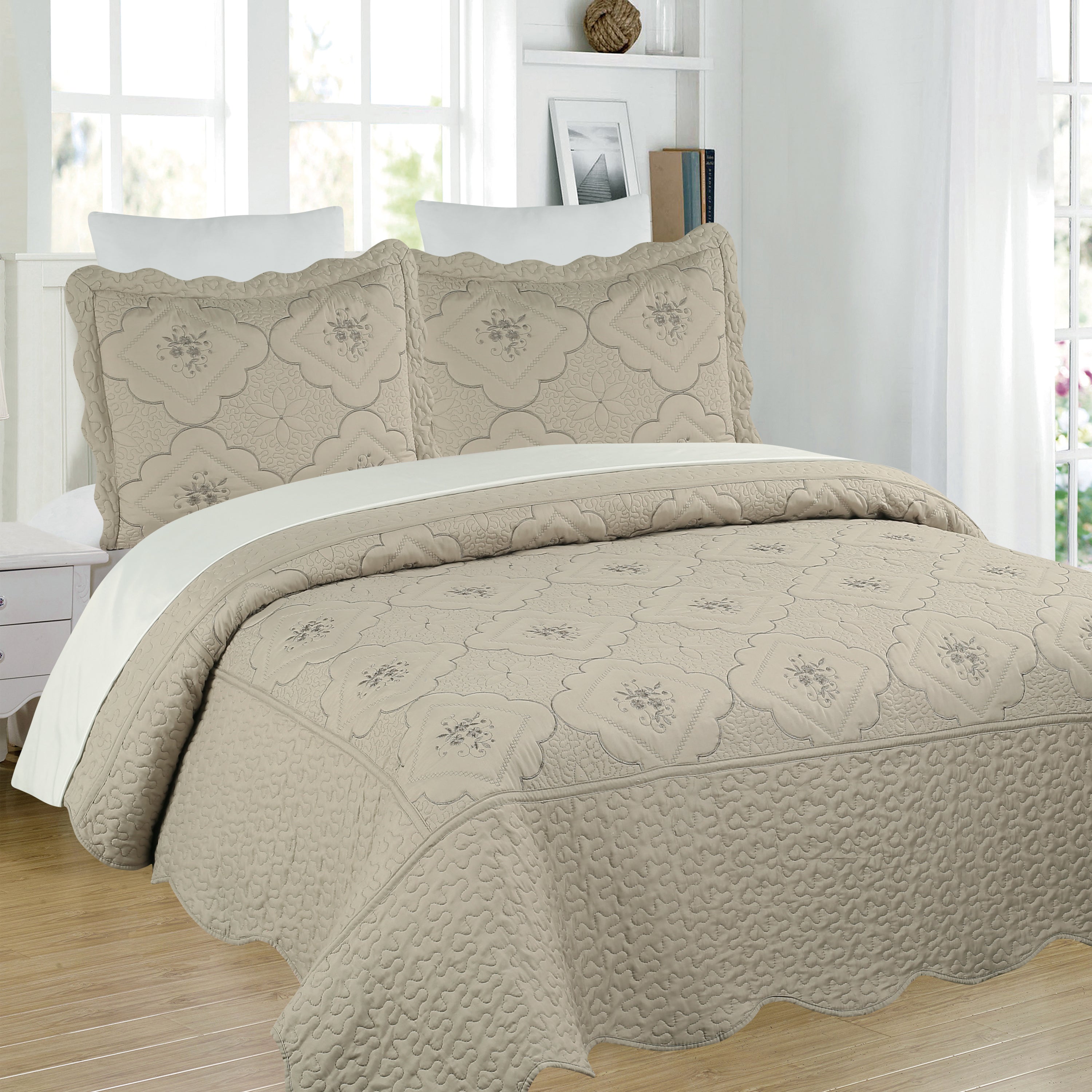 3 Piece Floral Embroidered Quilted Bedspread Set