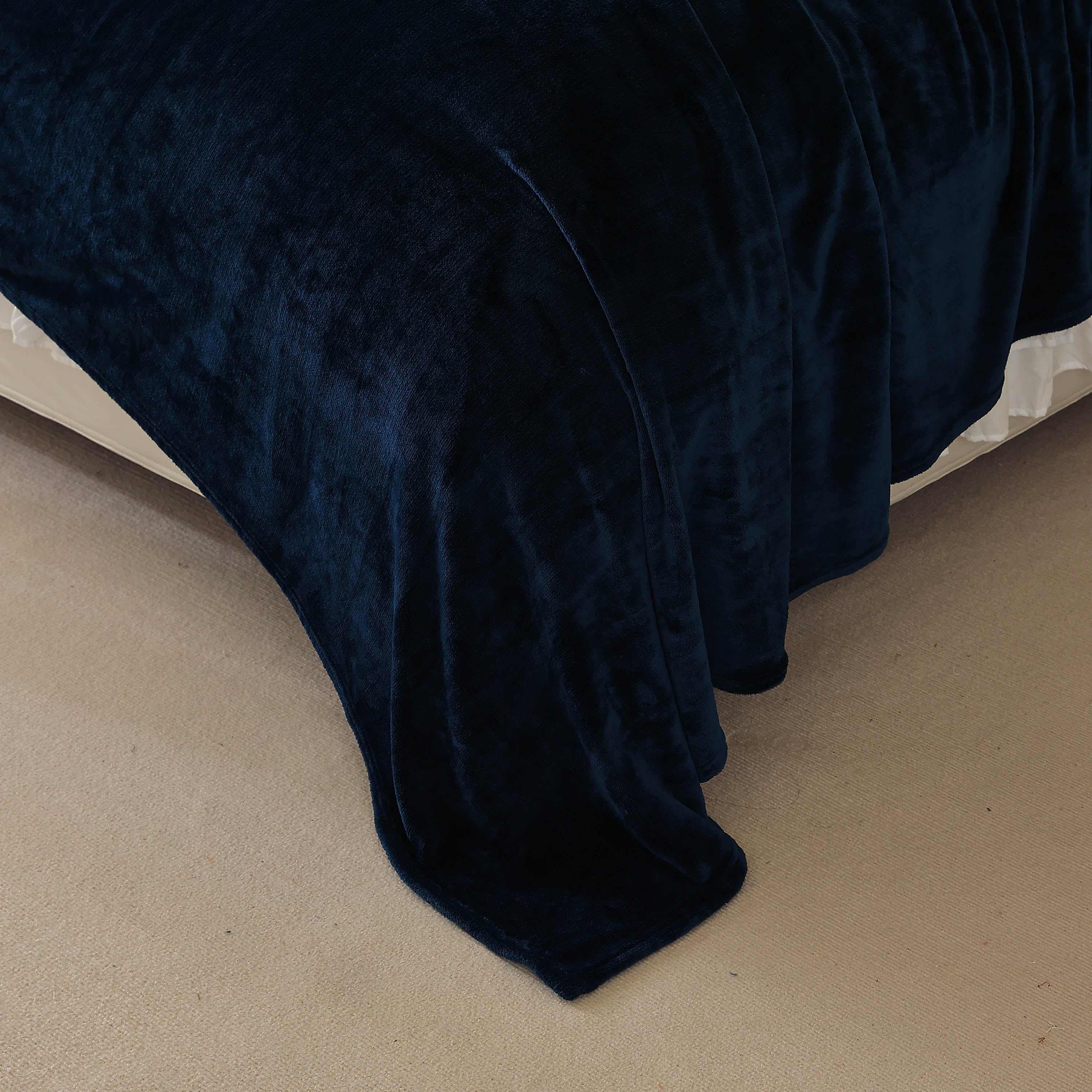 King Size Flannel Fleece Throw Blanket 240GSM Soft Lightweight Plush Cozy Bed Blanket 102 x 90 Inches