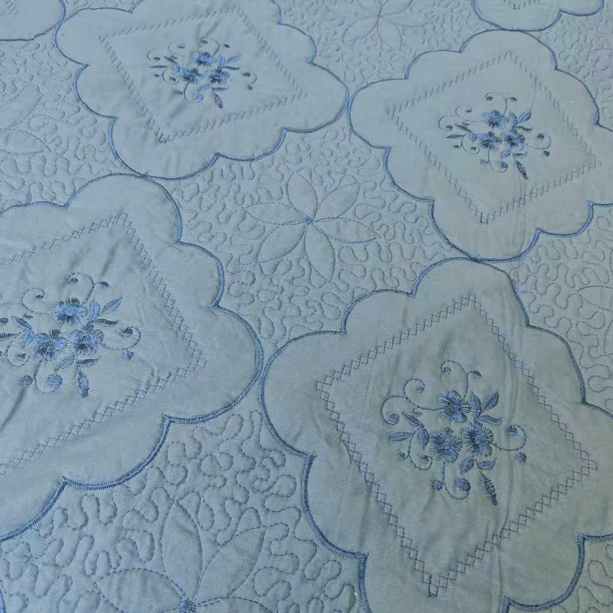 3 Piece Floral Embroidered Quilted Bedspread-Beautiful Stitching- Lightweight Bedspread Set Queen/King Size