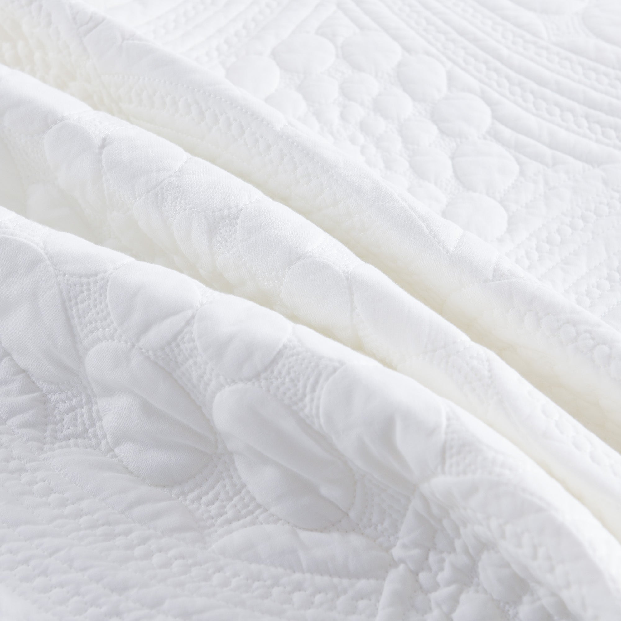 3 Piece 100% Cotton Embroidered Quilt Set – Elegant Matelassé Bedspread