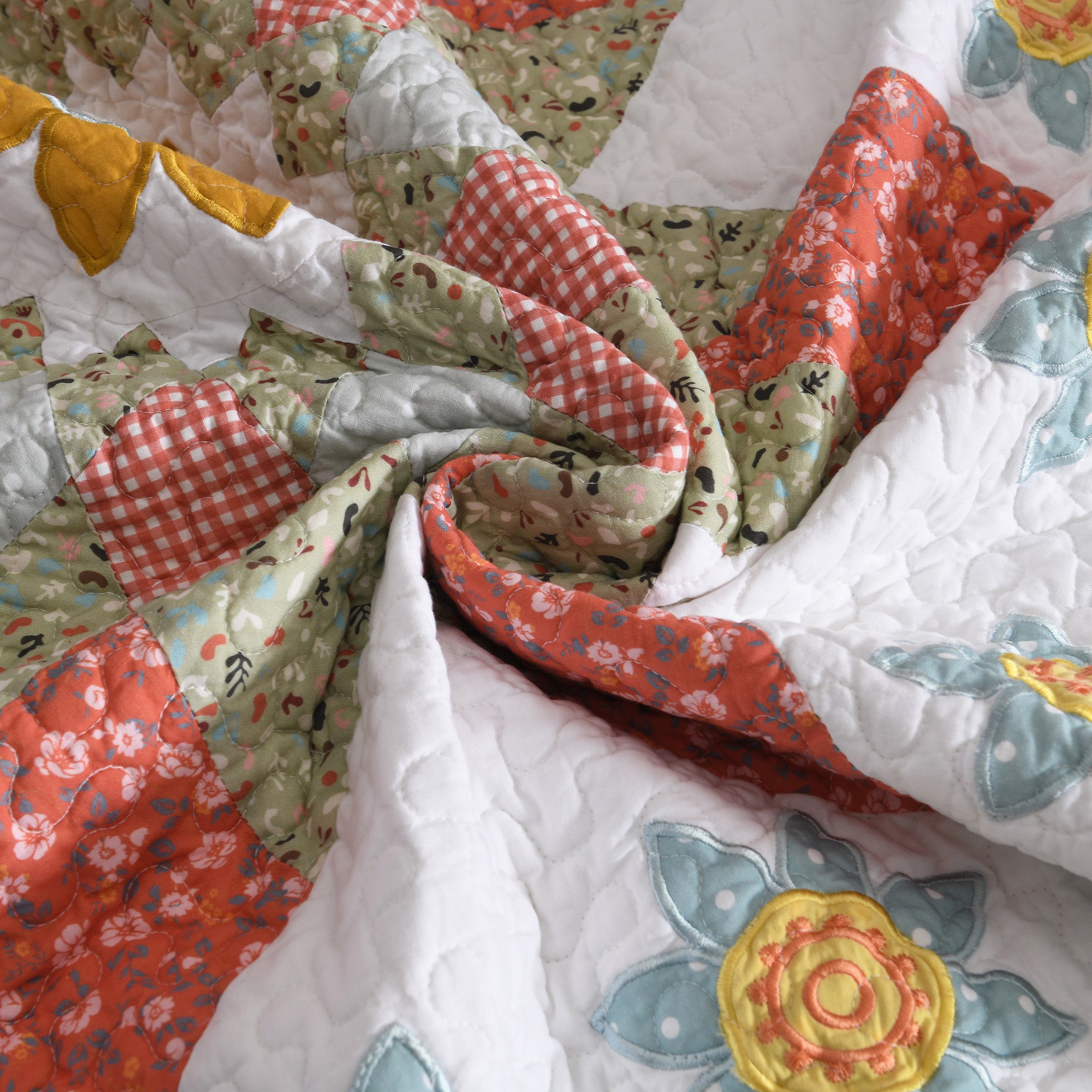 3 Piece 100% Cotton Floral Patchwork Quilt Set – Vintage Country Bedspread CP326