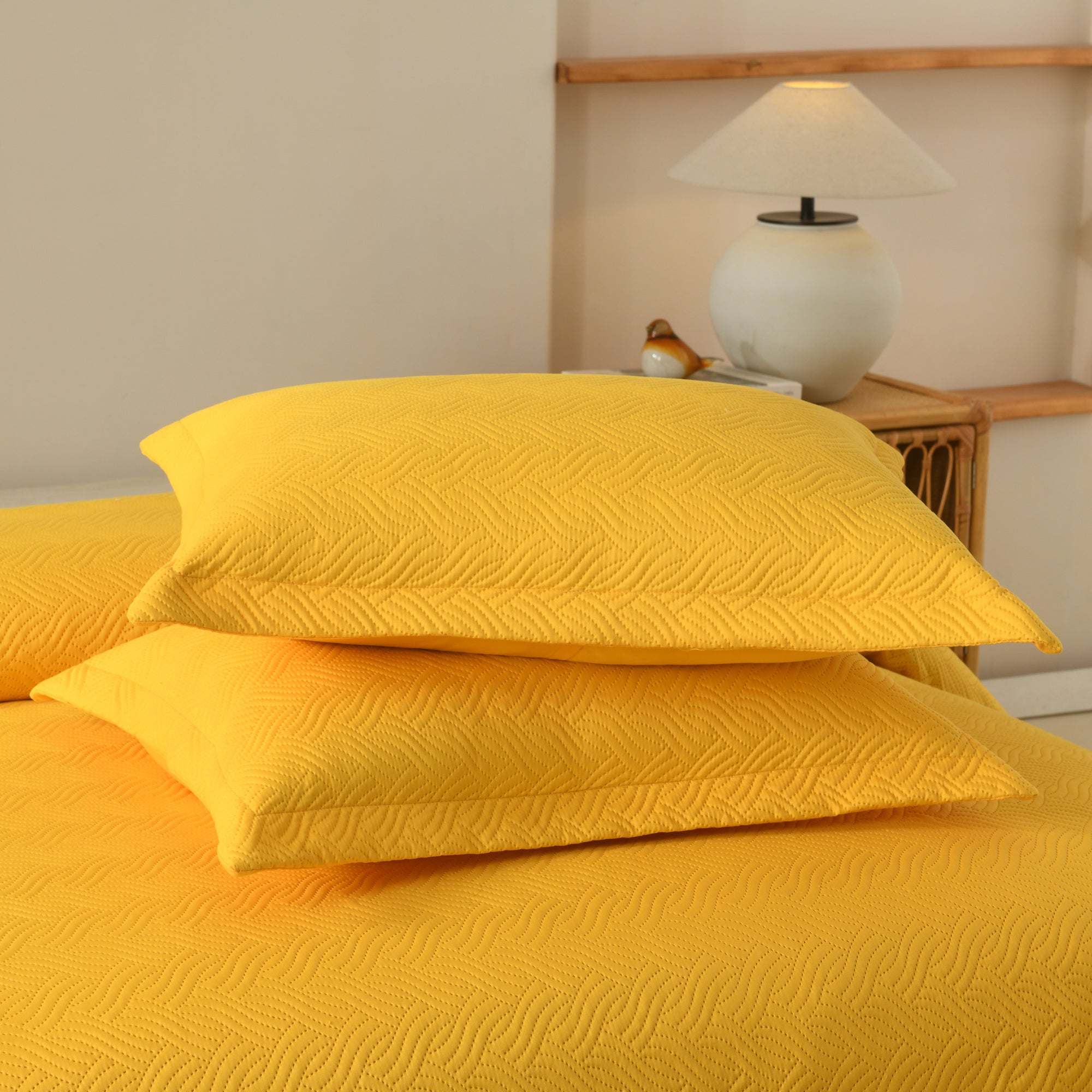 100% Polyester Ultrasonic Quilted Lightweight Quilt Bedspread Set