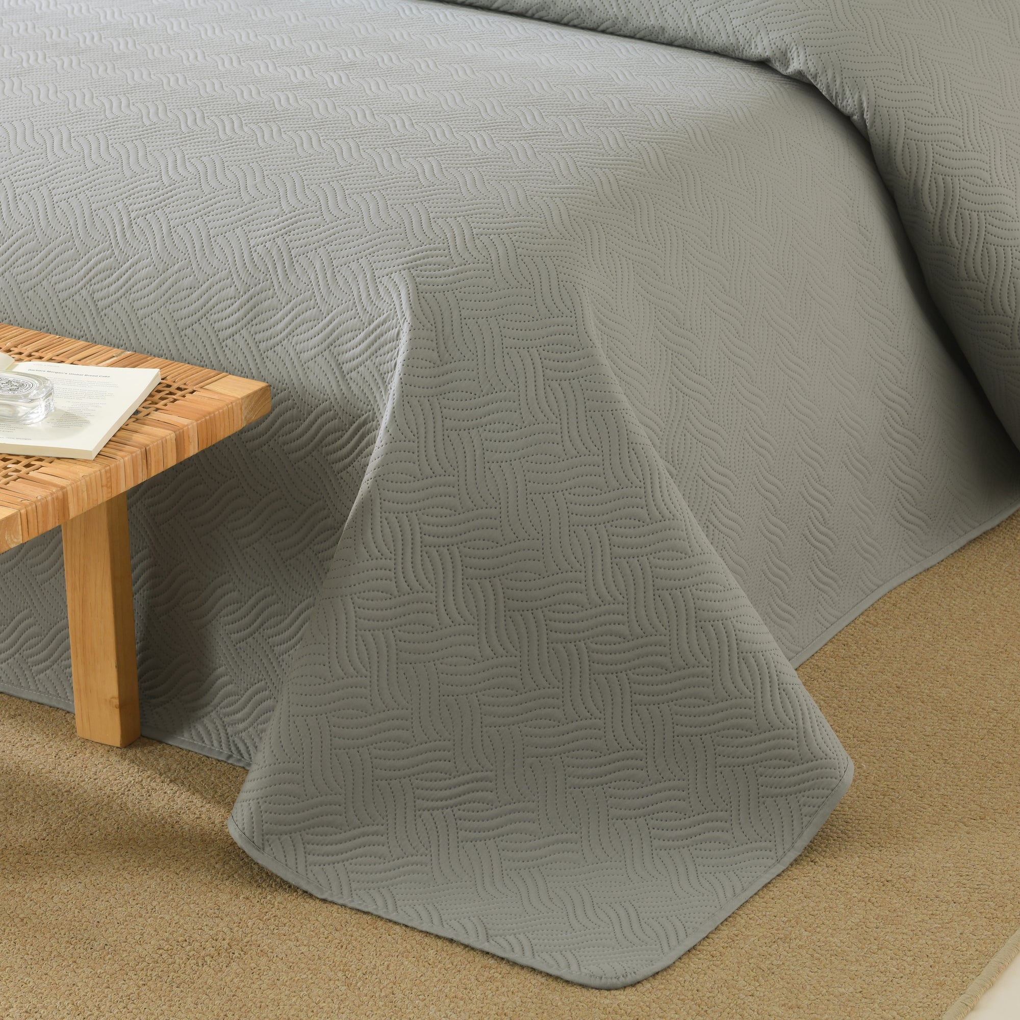 100% Polyester Ultrasonic Quilted Lightweight Quilt Bedspread Set