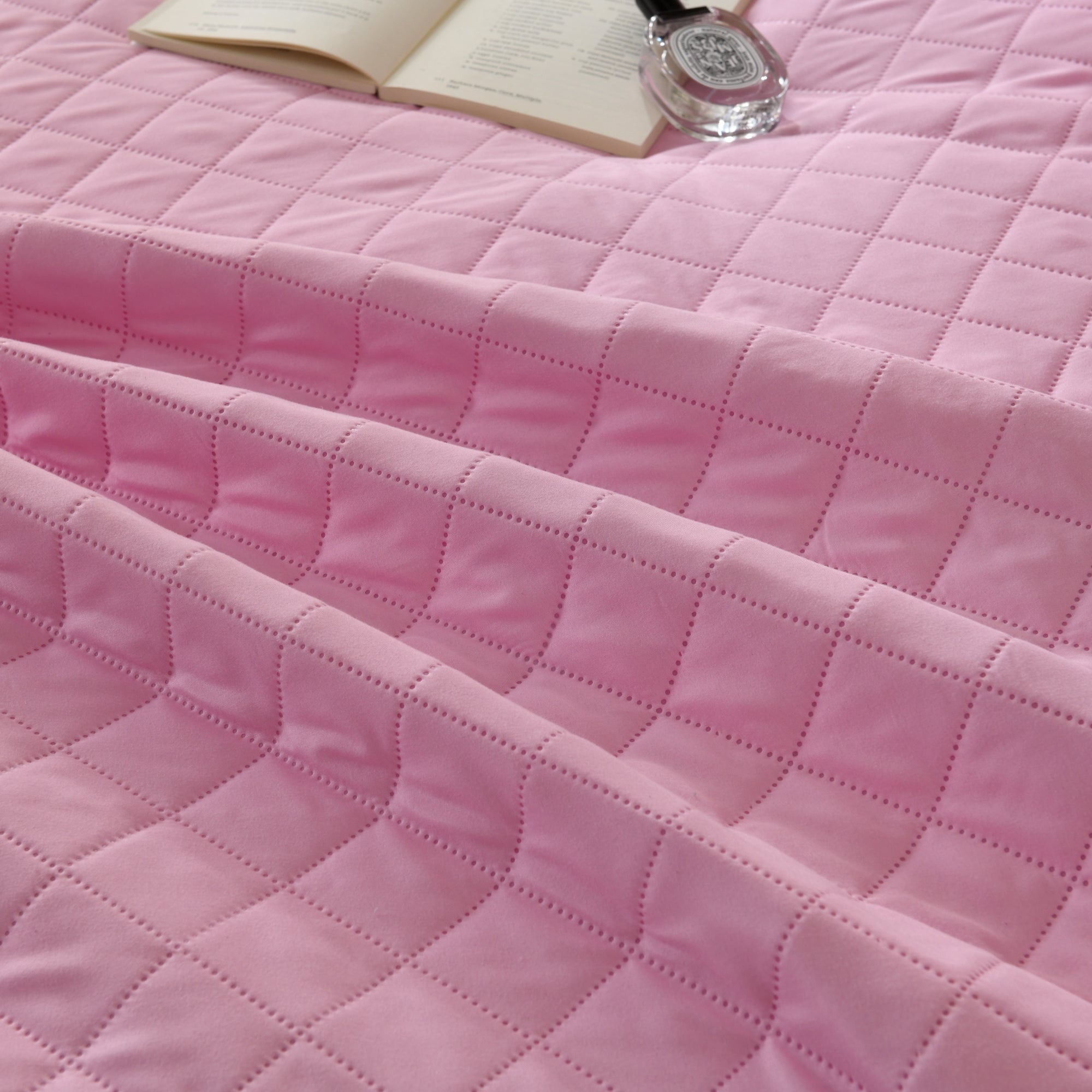 100% Polyester Ultrasonic Quilted Lightweight Quilt Bedspread Set