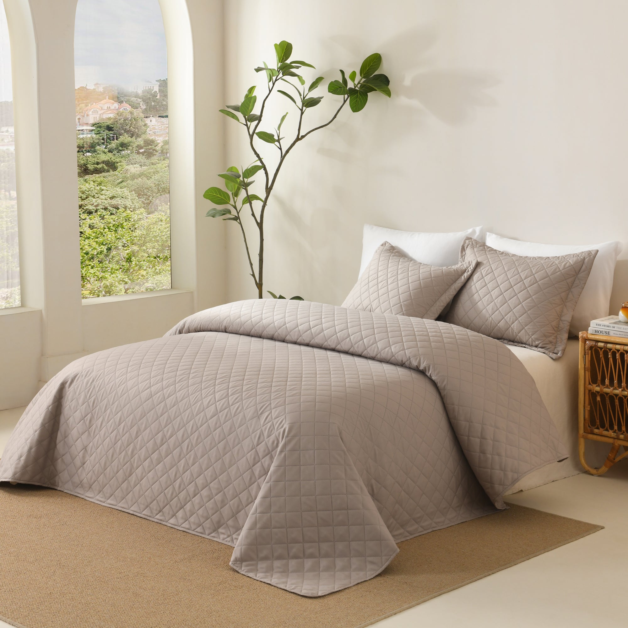 100% Polyester Ultrasonic Quilted Lightweight Quilt Bedspread Set