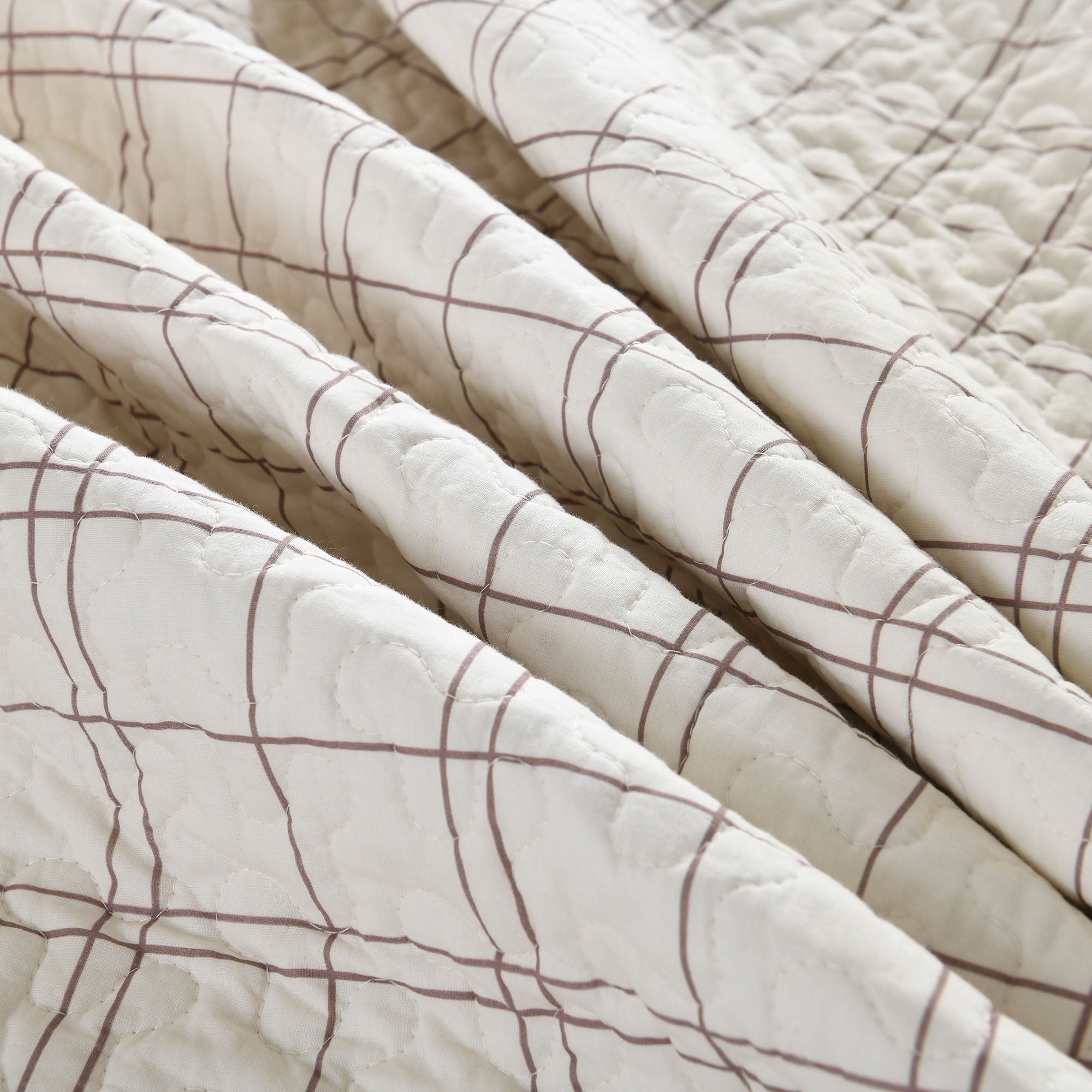 3 Piece Elegant Cat Silhouette Checkered Quilt Set Bedspread BY211