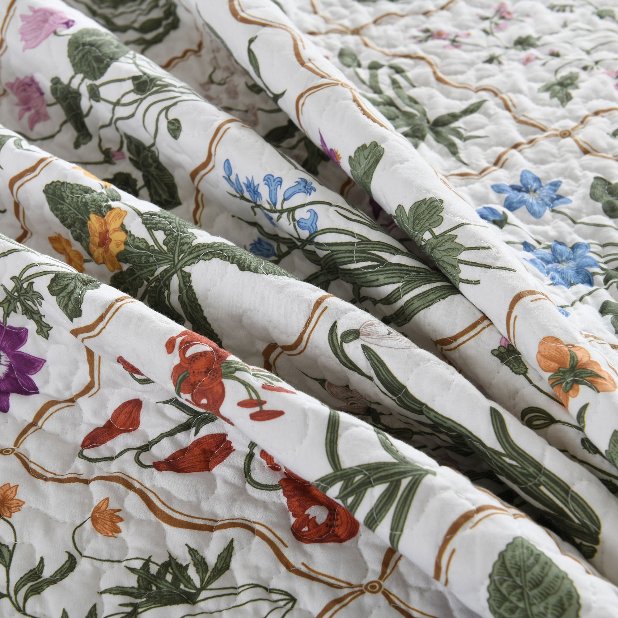 3 Piece Soft Polyester Floral Quilt Set - Botanical Print Quilted Bedspread