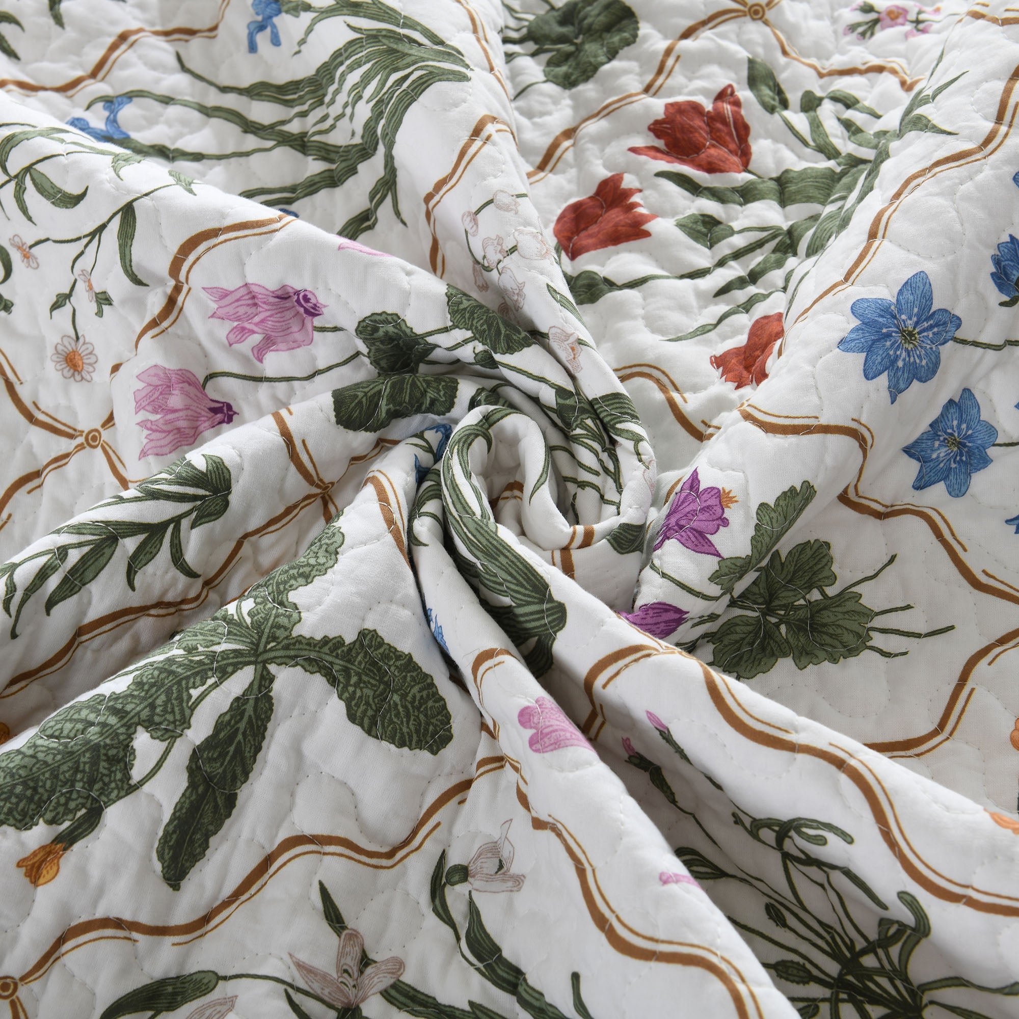 3 Piece Soft Polyester Floral Quilt Set - Botanical Print Quilted Bedspread