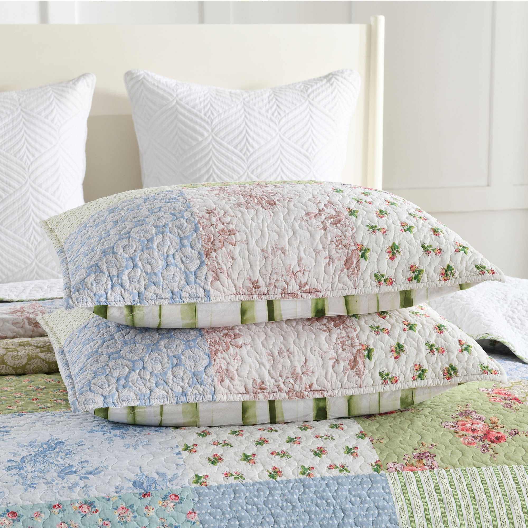 3 Piece Cottage Floral Patchwork Quilt Set - Country Style Quilted Bedspread BY225