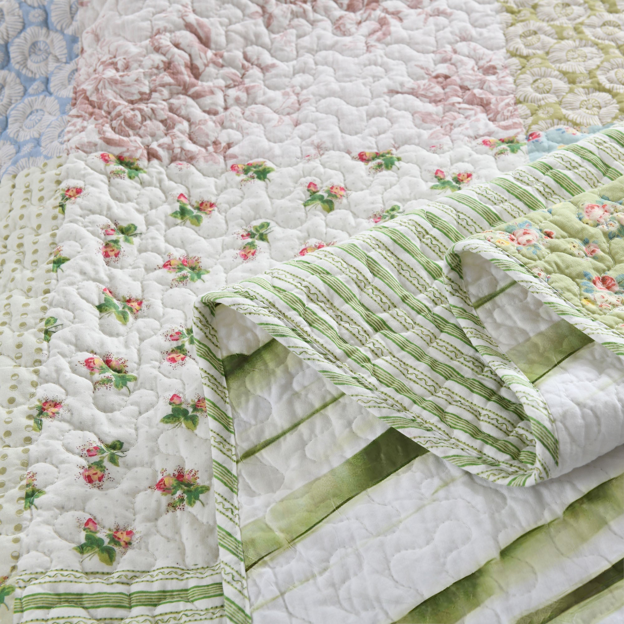3 Piece Cottage Floral Patchwork Quilt Set - Country Style Quilted Bedspread BY225