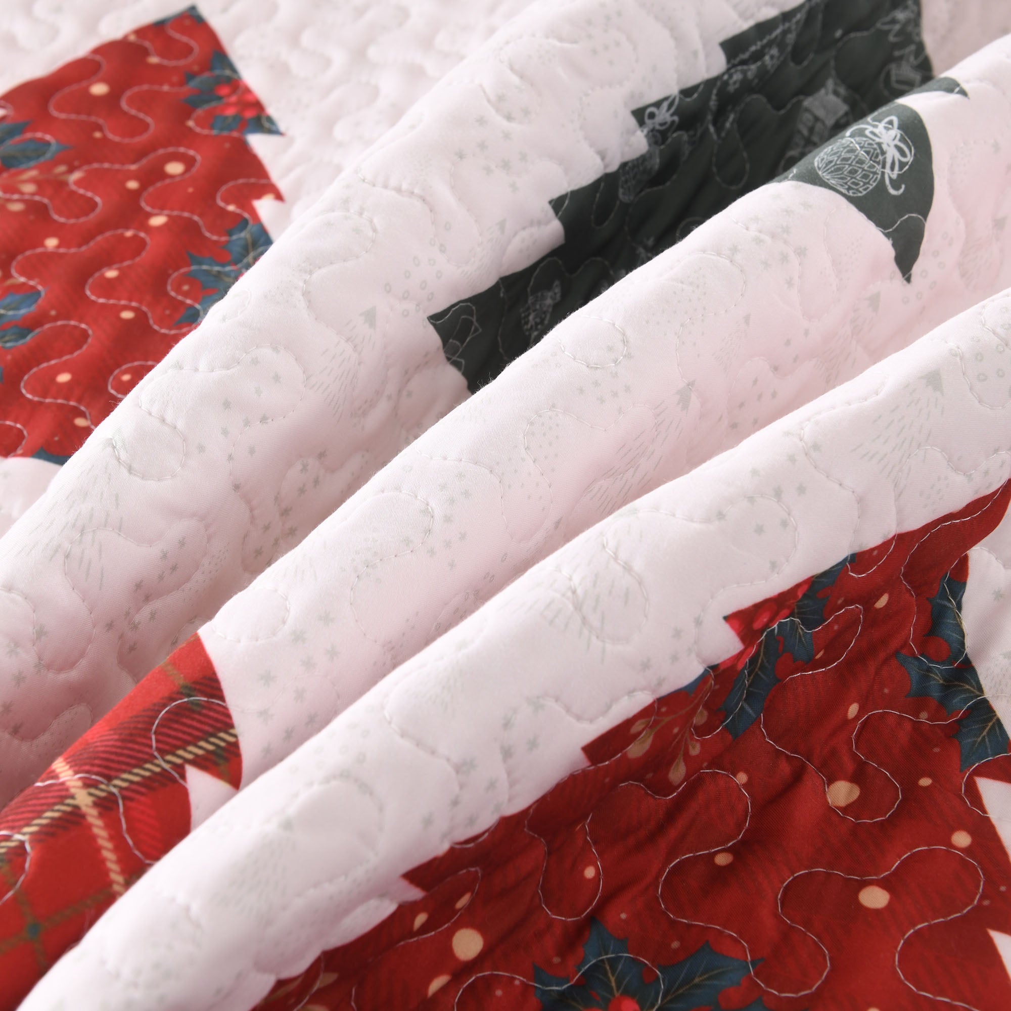 3 Piece Reversible Polyester Christmas Tree Quilt Set - Holiday Forest Bedspread BY219