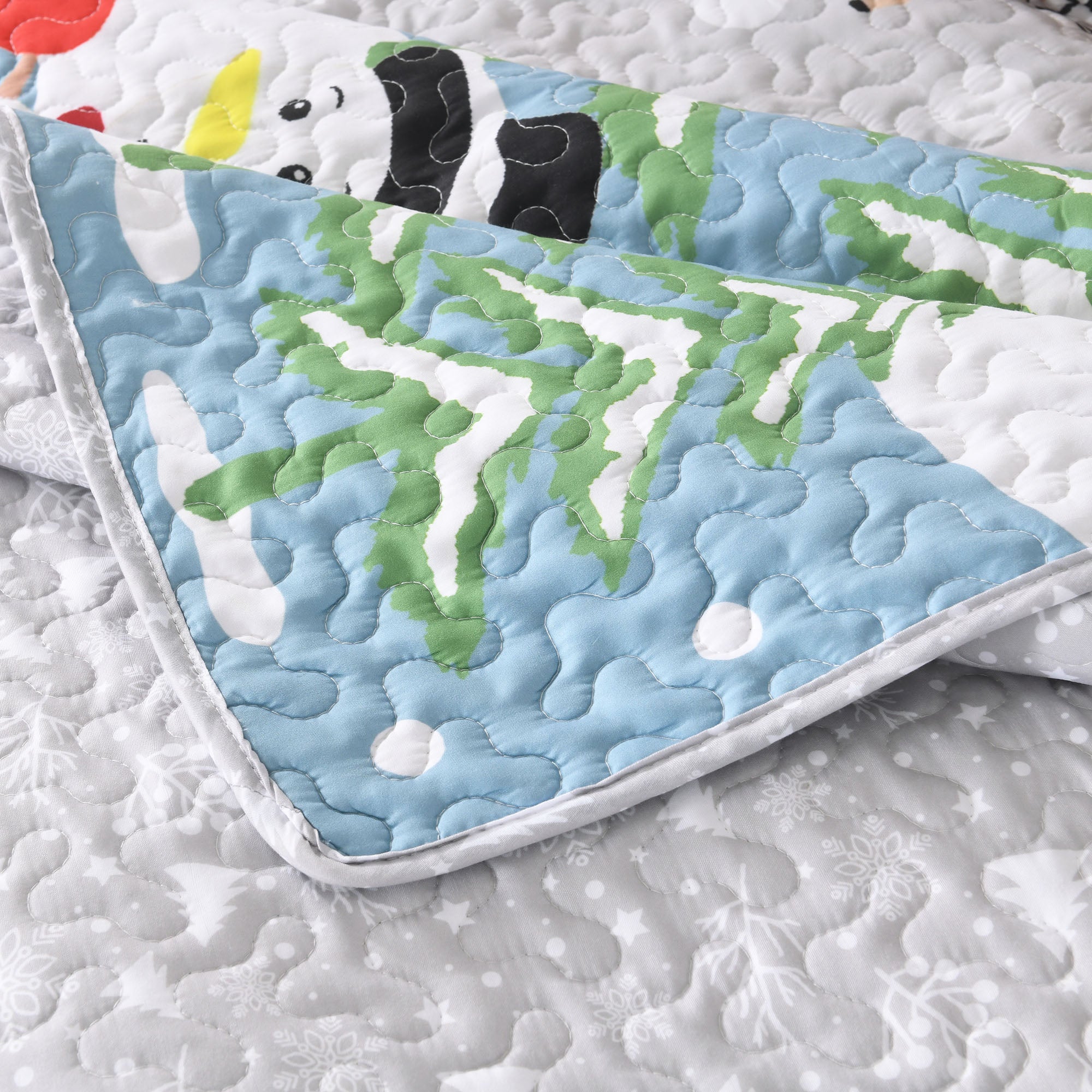 3 Piece Reversible Winter Wonderland Christmas Quilt Bedspread Set BY215