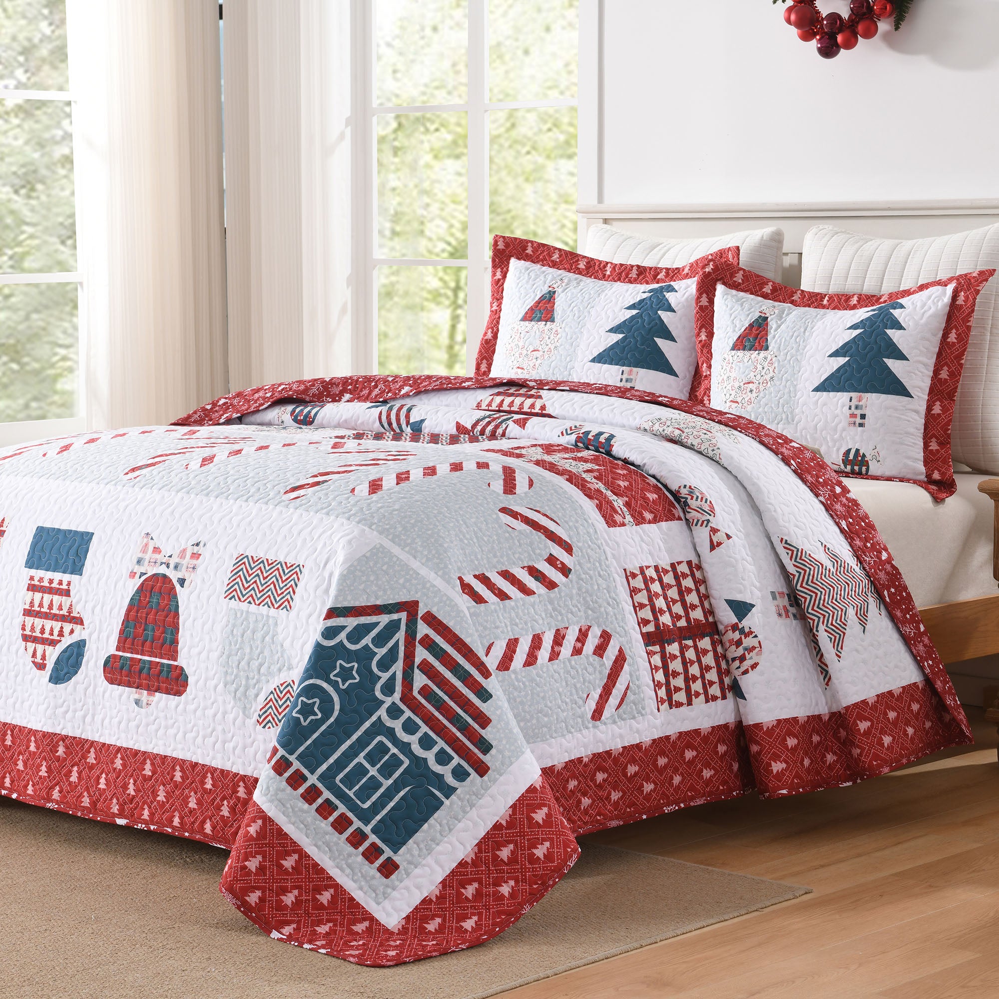 3 Piece Soft Polyester Reversible Christmas Holiday Quilt Bedspread Set BY214