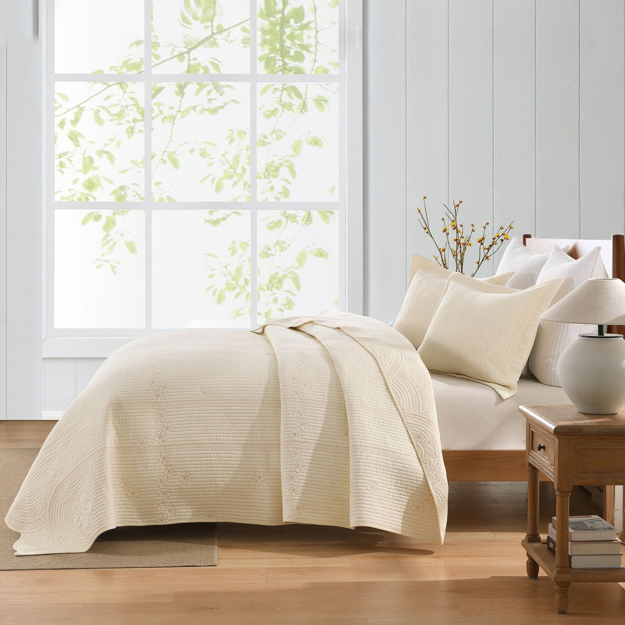 3 Pcs 100% Cotton Embroidered Bedspread Set with Floral Stitching & Scalloped Edge TU145