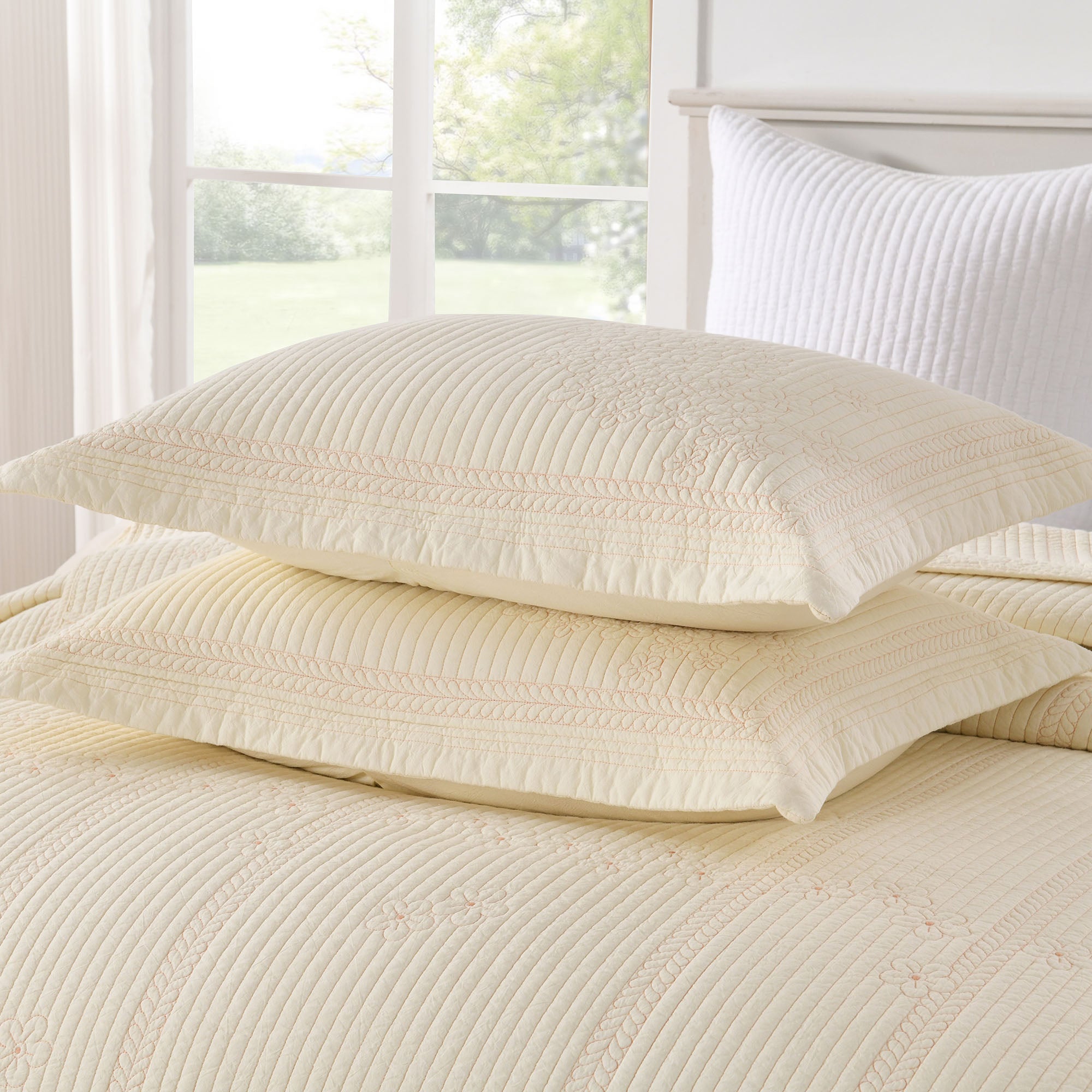 3 Pcs 100% Cotton Embroidered Bedspread Set with Floral Stitching & Scalloped Edge TU145