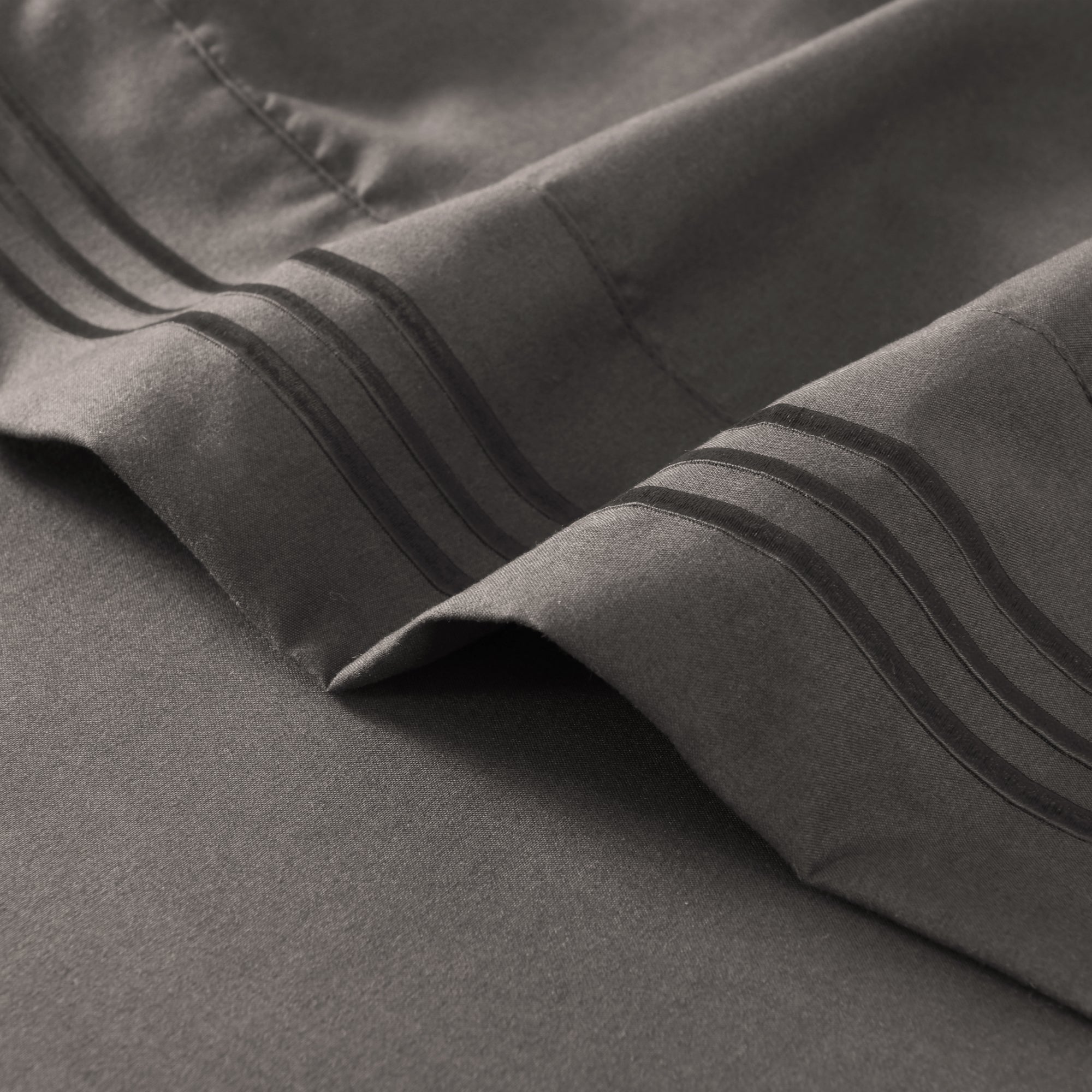 4/6 Piece Soft Solid Embroidered Bed Sheet Set