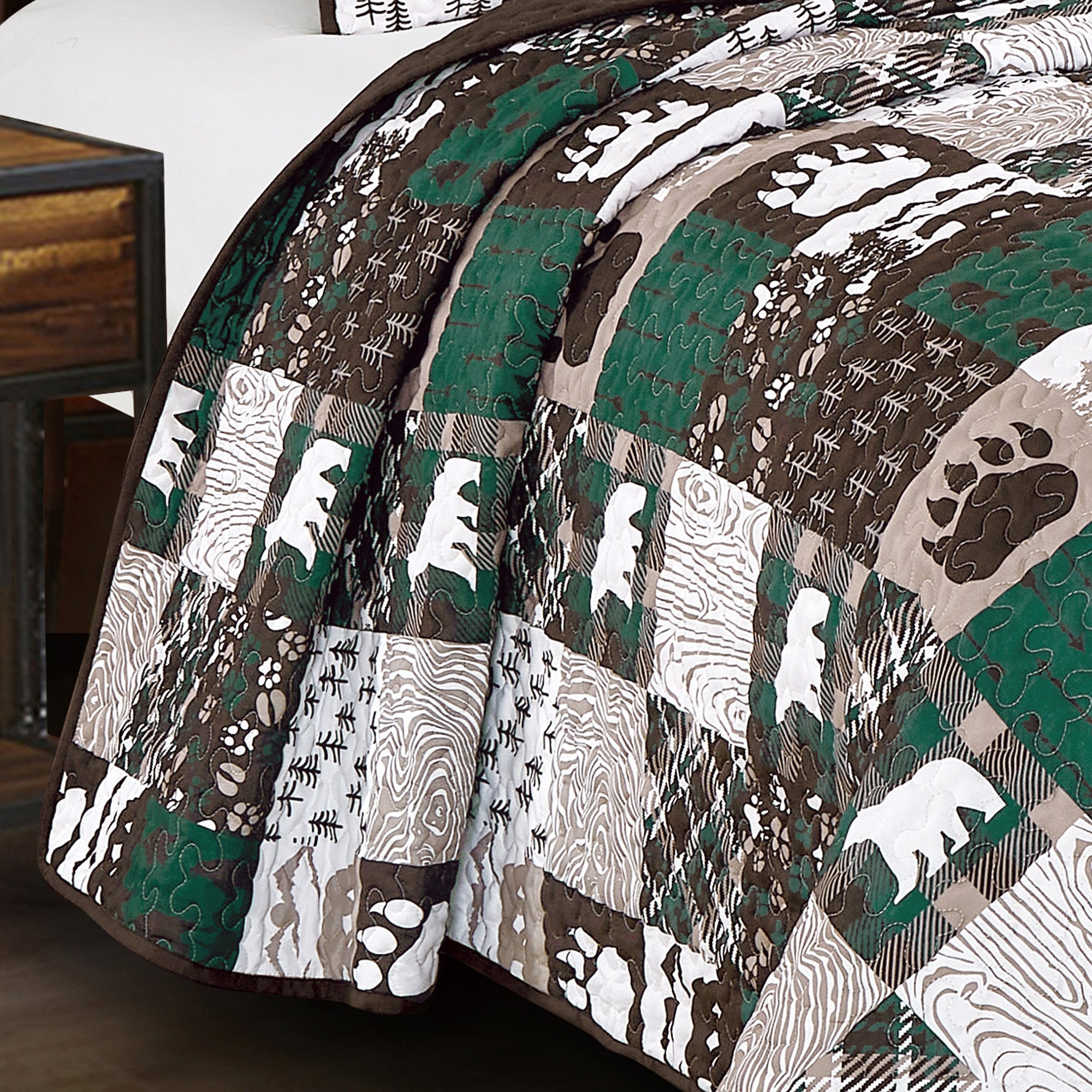 3-Piece Rustic Lodge Polyester Quilt Bedspread Set – Patchwork Bear & Paw Print Cabin Bedding JB600