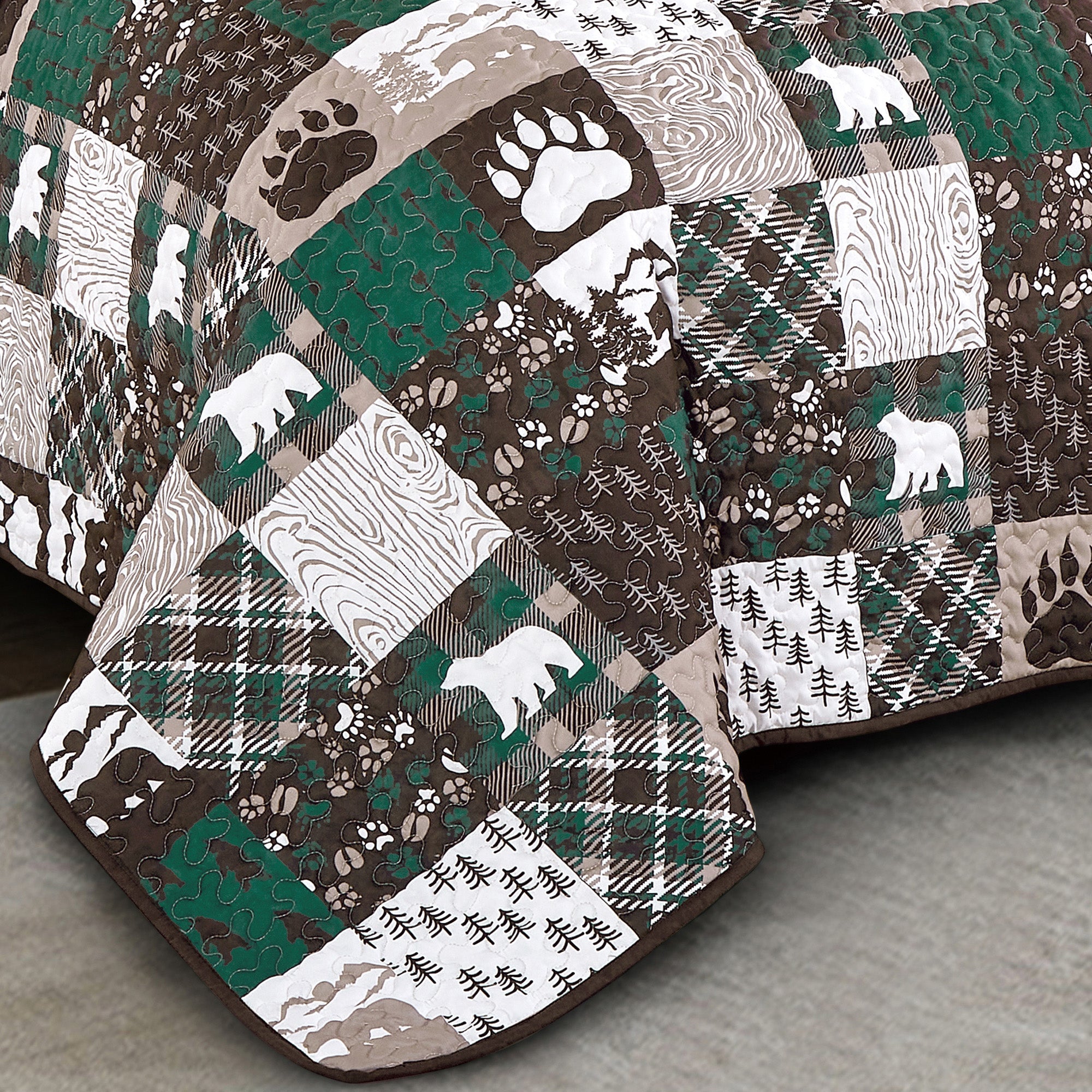 3-Piece Rustic Lodge Polyester Quilt Bedspread Set – Patchwork Bear & Paw Print Cabin Bedding JB600