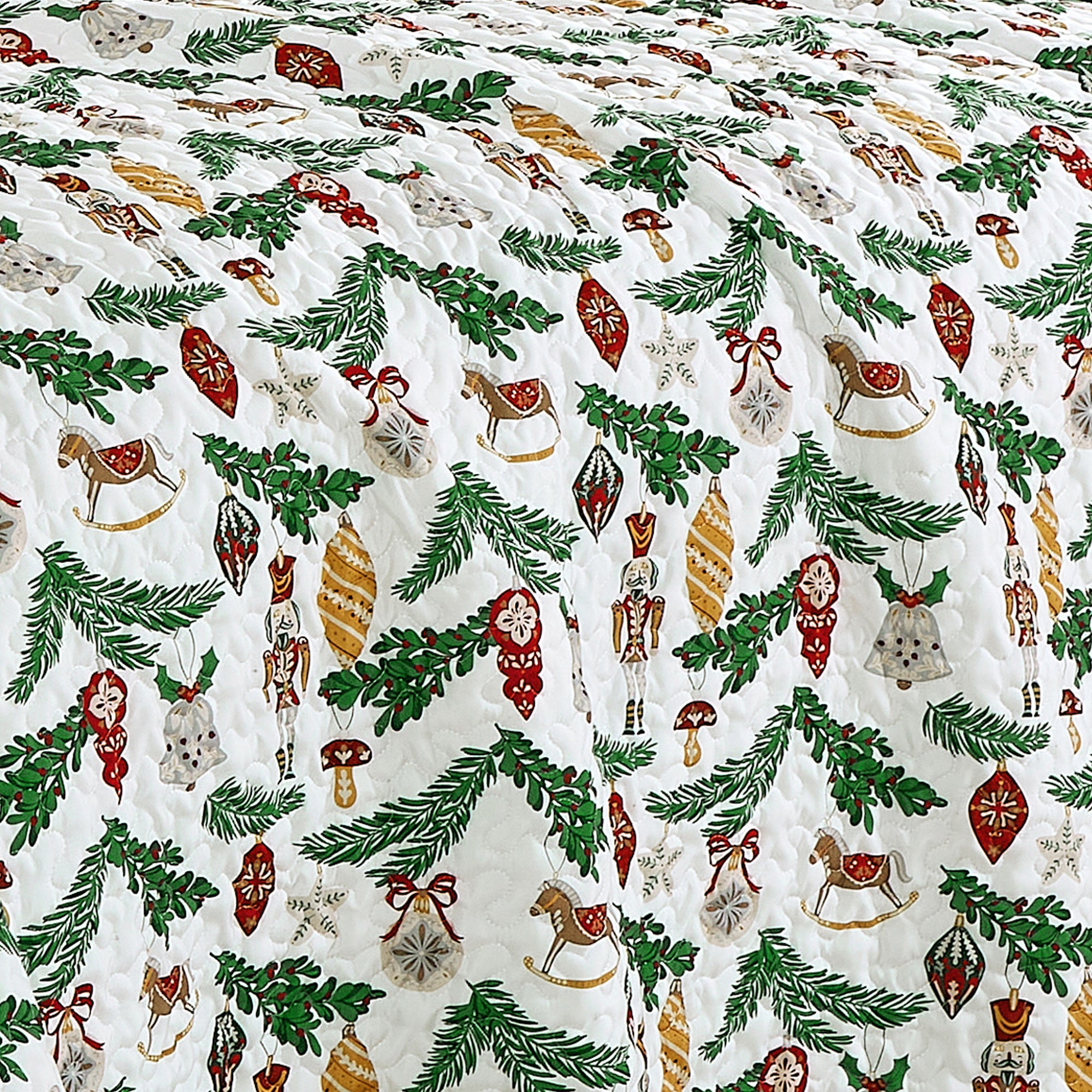 3-Piece Holiday Cheer Christmas Bedspread Set– Reversible Quilt with Ornaments & Evergreen Print JB601