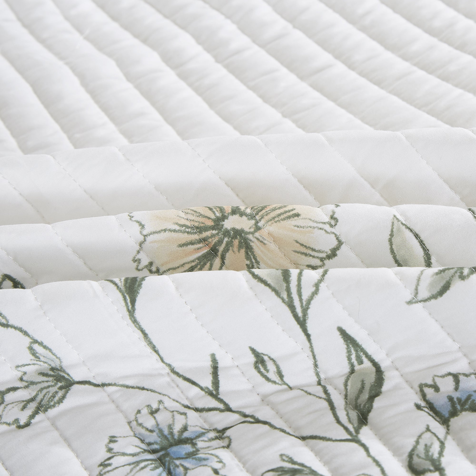 3 Piece Lightweight Quilt Bedspread Set Reversible Floral Botanical