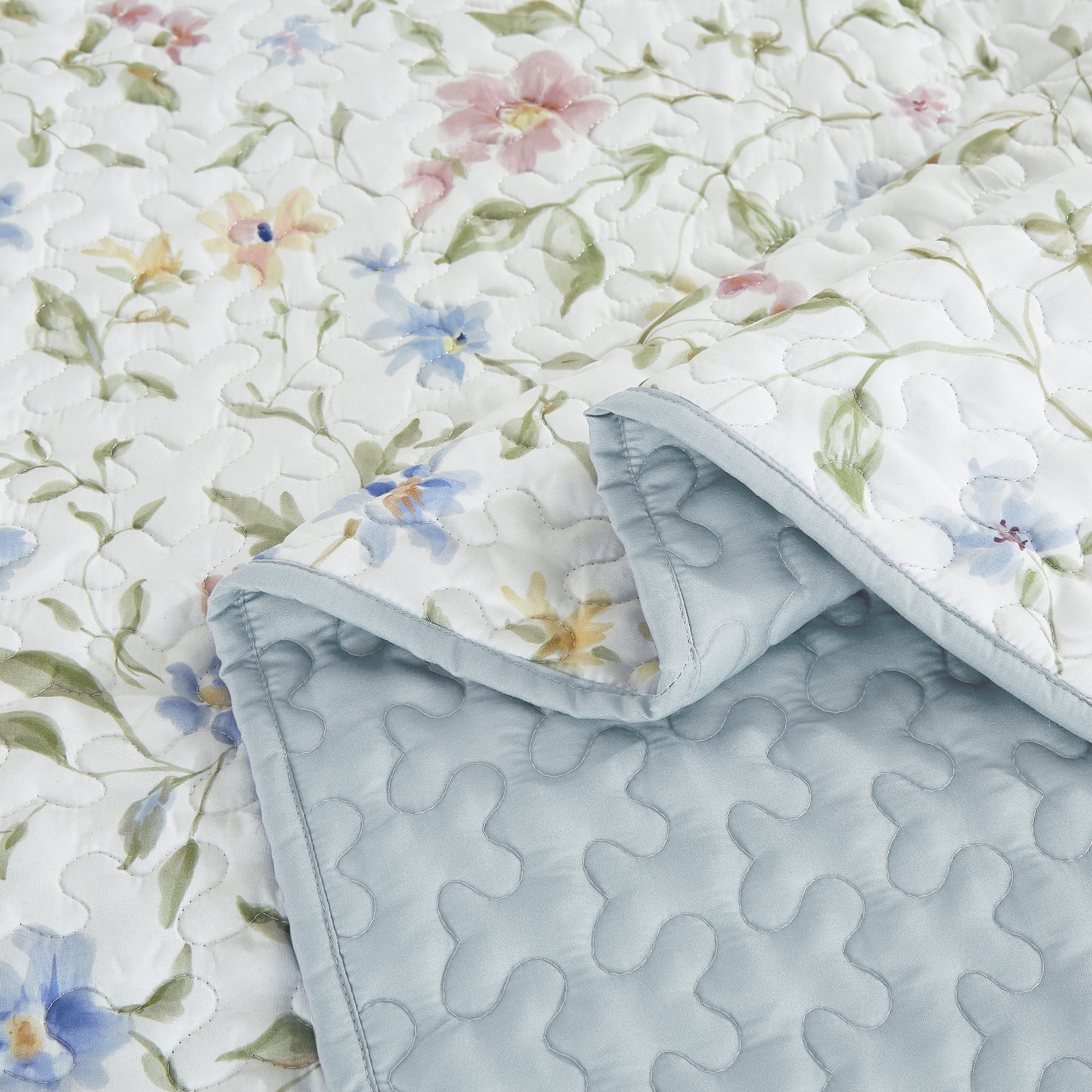 3 Piece Lightweight Quilt Bedspread Set Reversible Floral Botanical