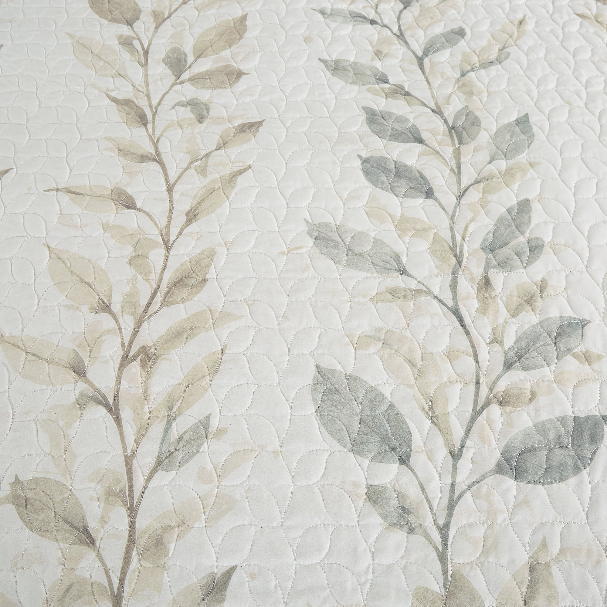 3 Piece Lightweight Quilt Bedspread Set Reversible Floral Botanical