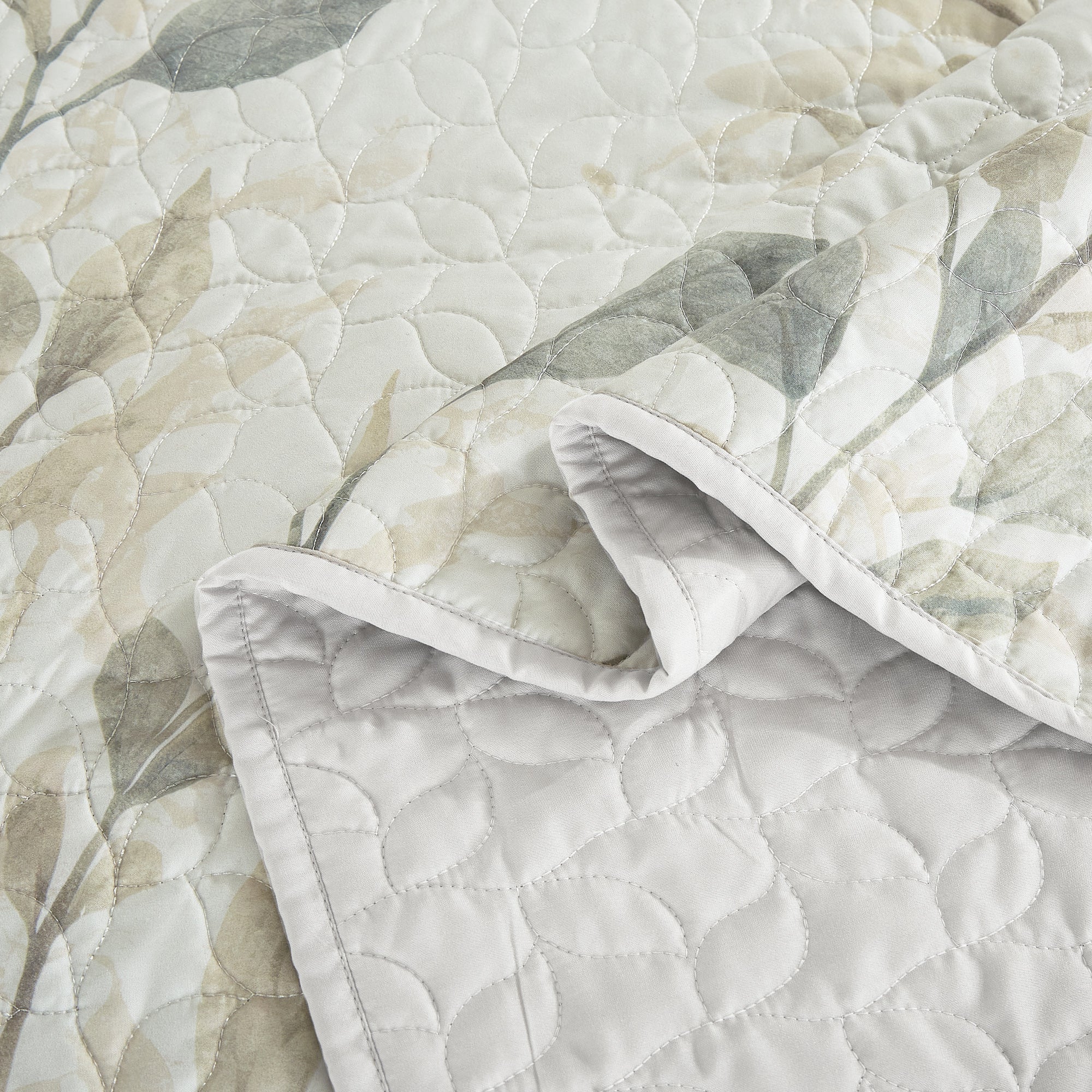 3 Piece Lightweight Quilt Bedspread Set Reversible Floral Botanical