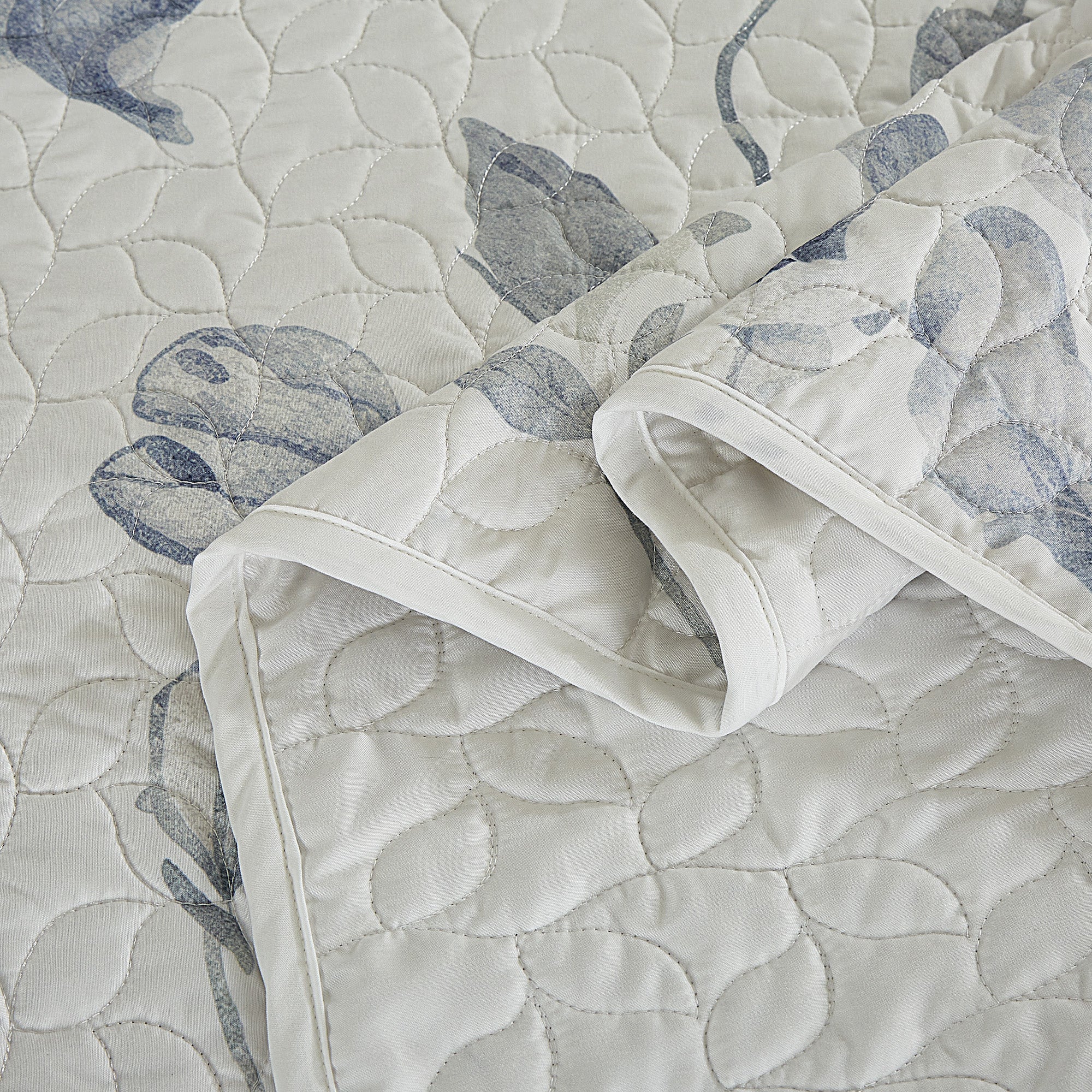 3 Piece Lightweight Quilt Bedspread Set Reversible Floral Botanical