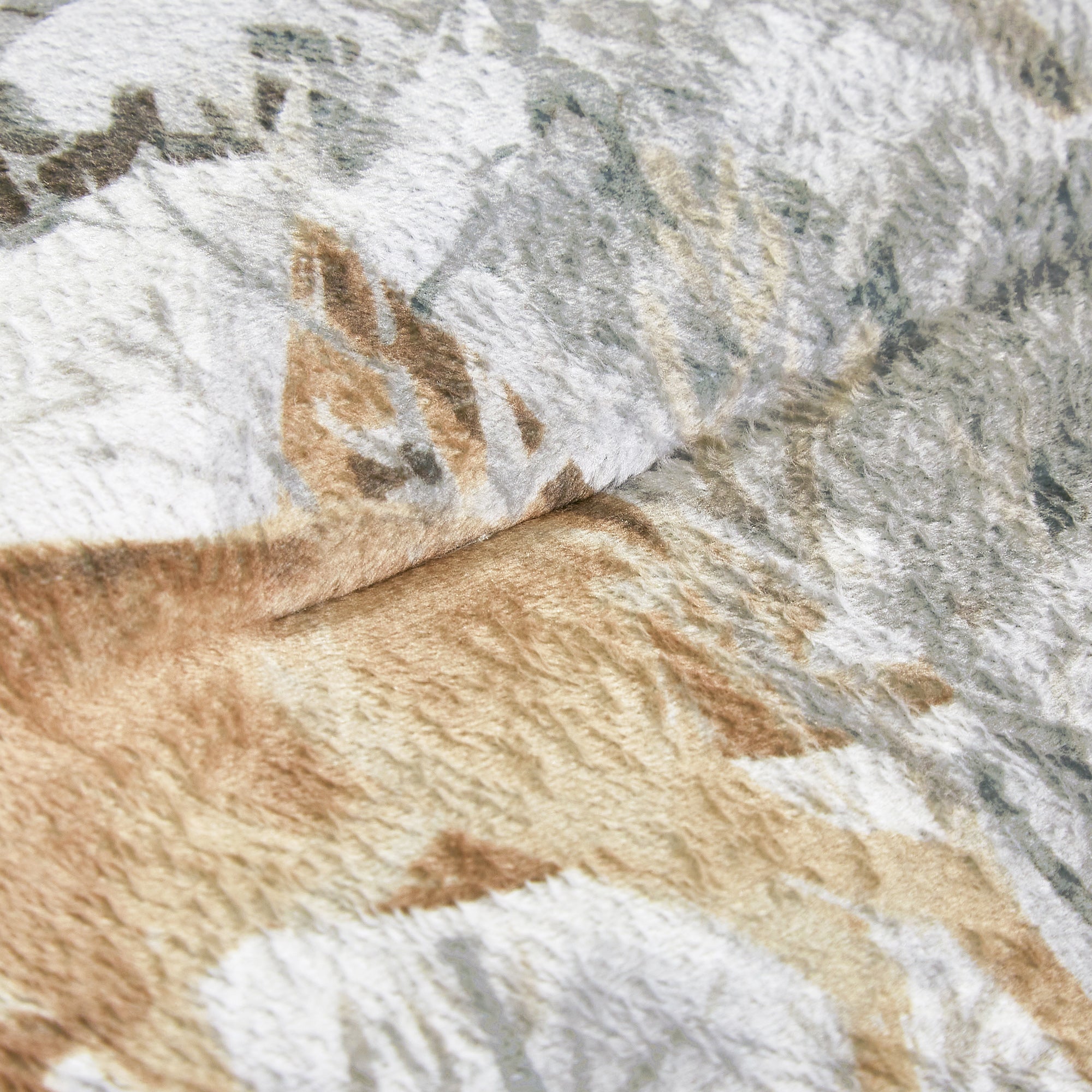 Winter Woodland 5-Piece Velvet Comforter Set with Microfiber Backing