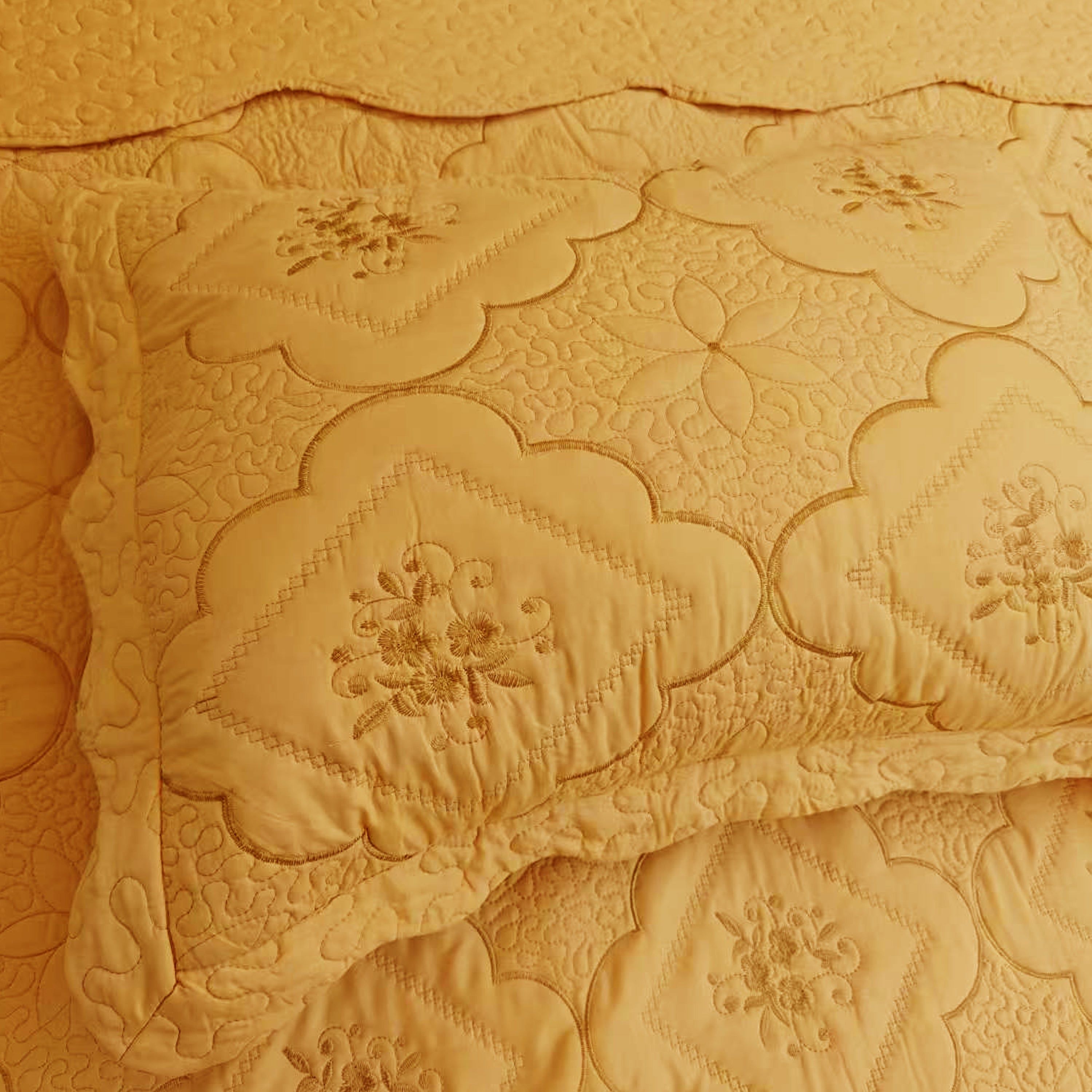3 Piece Floral Embroidered Quilted Bedspread Set