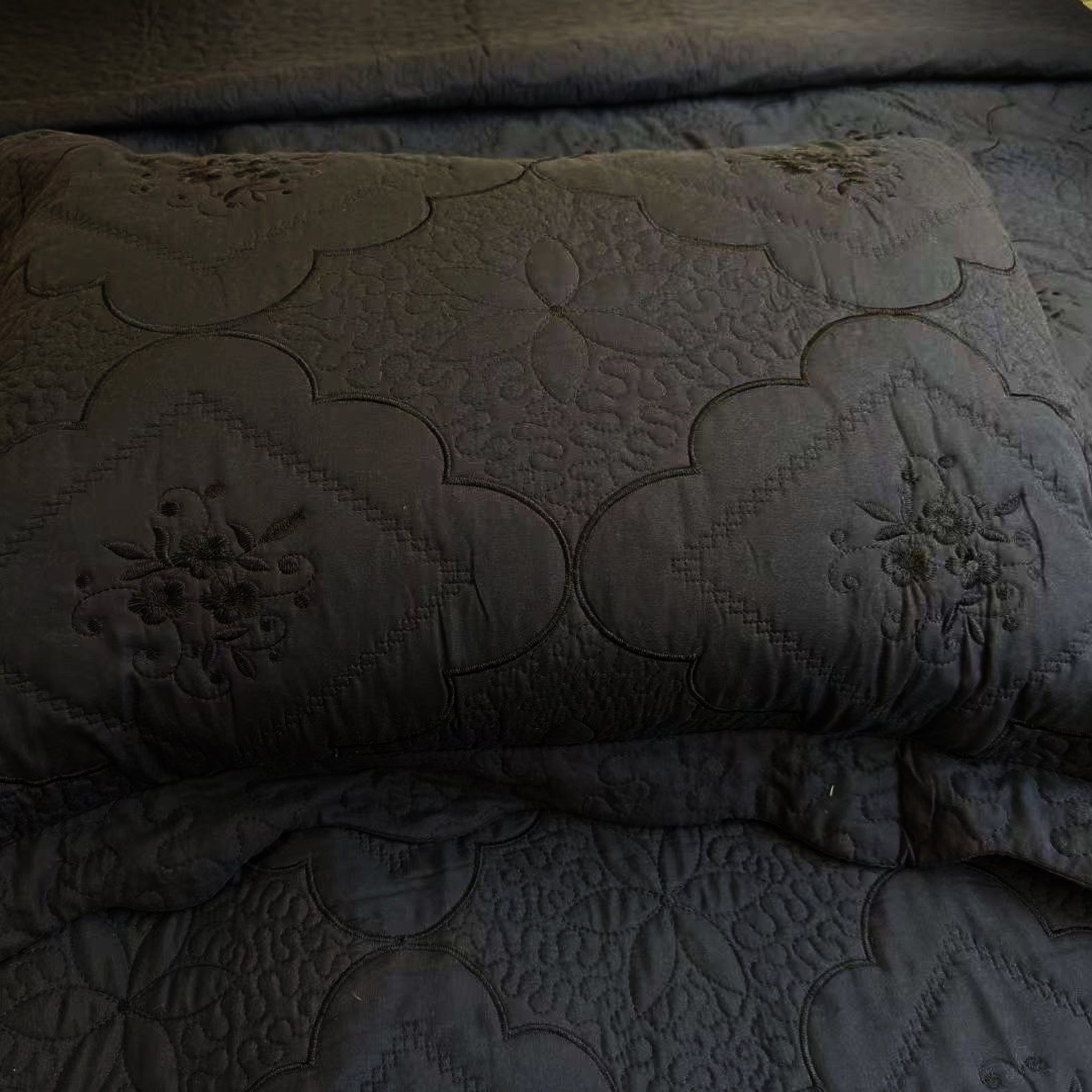 3 Piece Floral Embroidered Quilted Bedspread-Beautiful Stitching- Lightweight Bedspread Set Queen/King Size