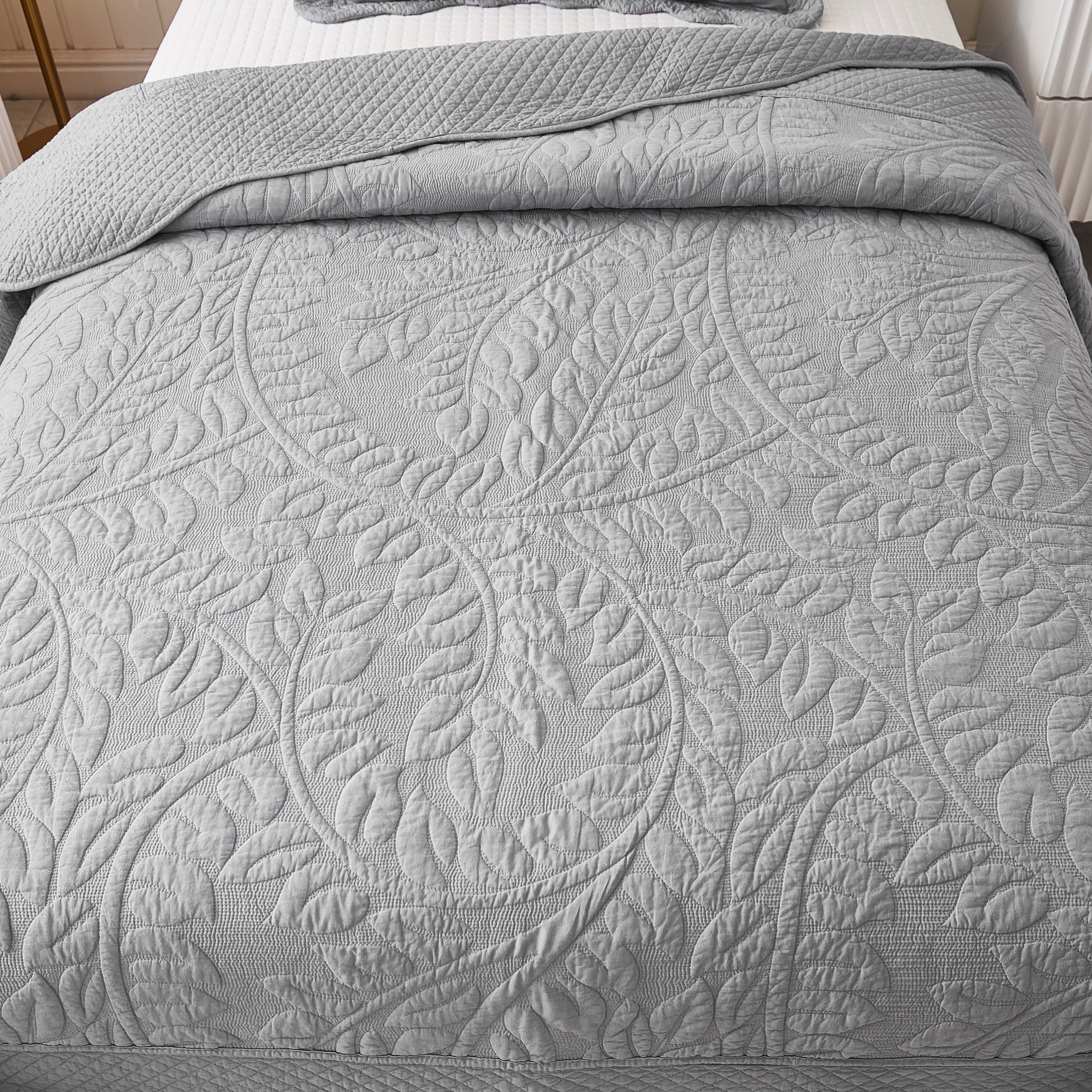 3 Piece 100% Cotton Quilt Set, Oversized Quilted Bedspread T