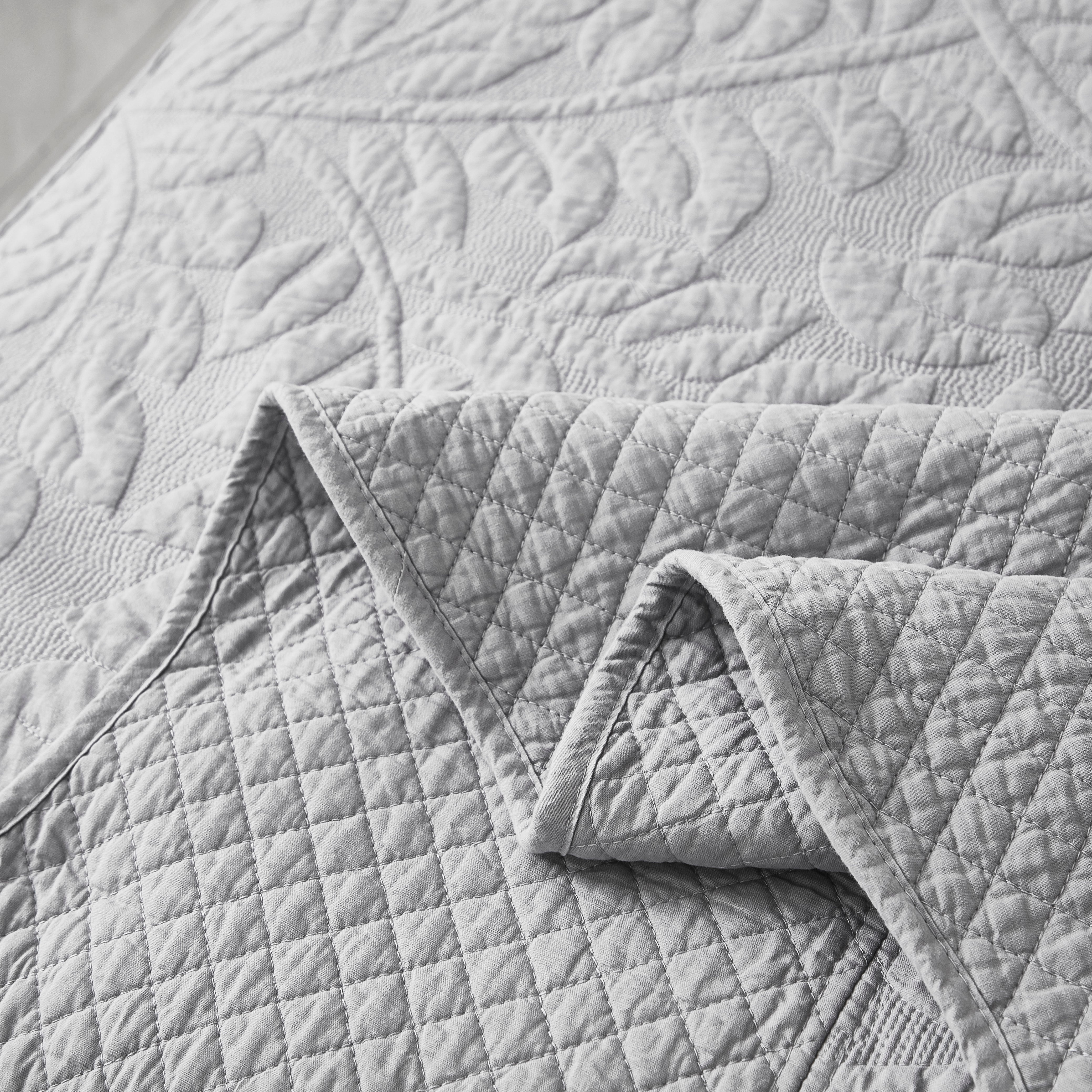 3 Piece 100% Cotton Quilt Set, Oversized Quilted Bedspread T