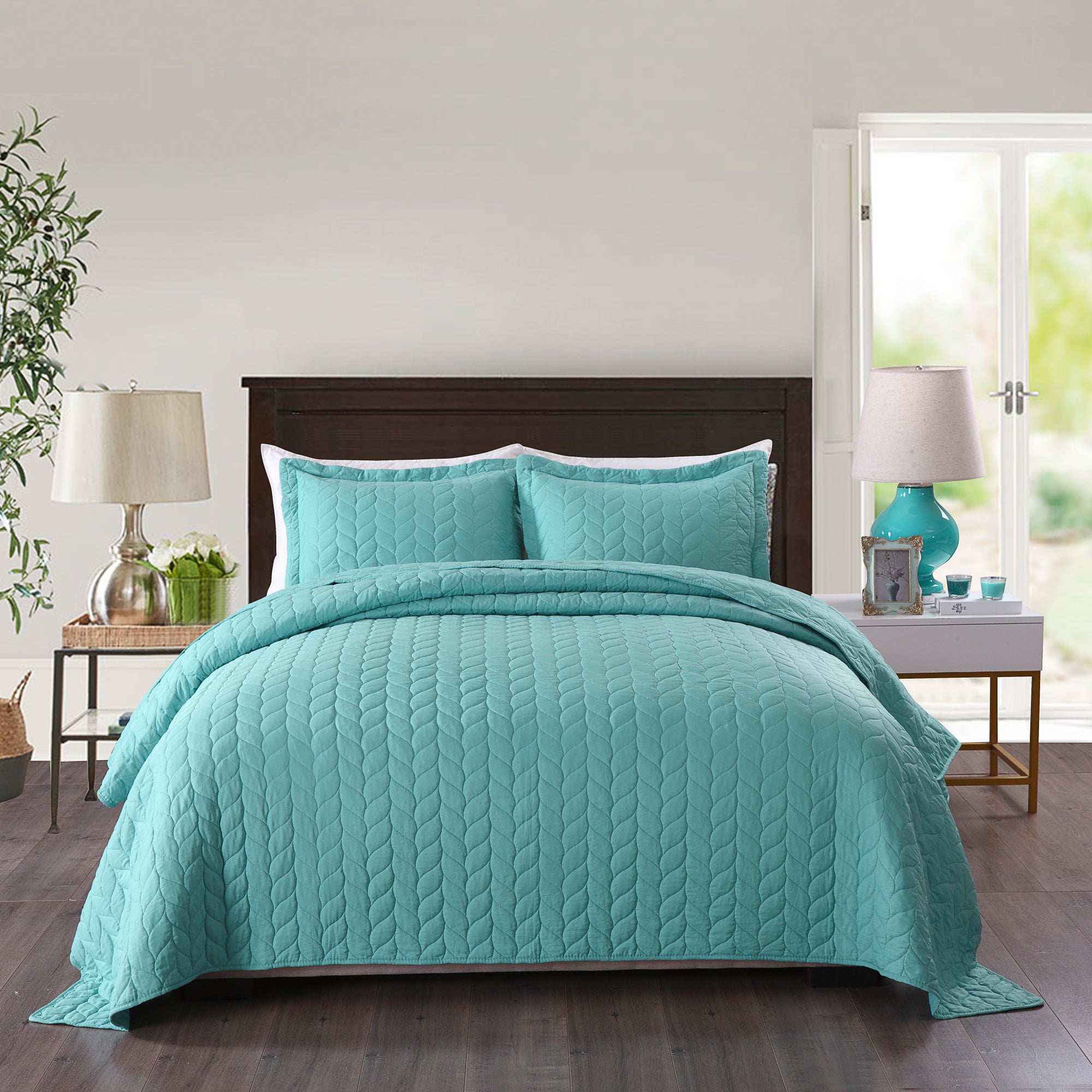 Solid Color Leaf Quilted 3 Piece Lightweight Quilt Bedspread Set