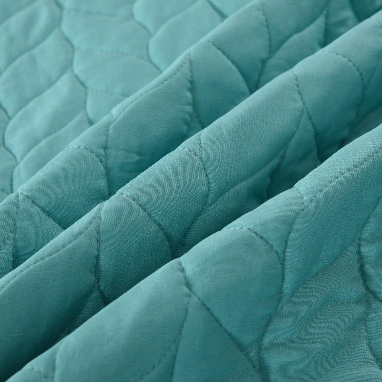 Solid Color Leaf Quilted 3 Piece Lightweight Quilt Bedspread Set