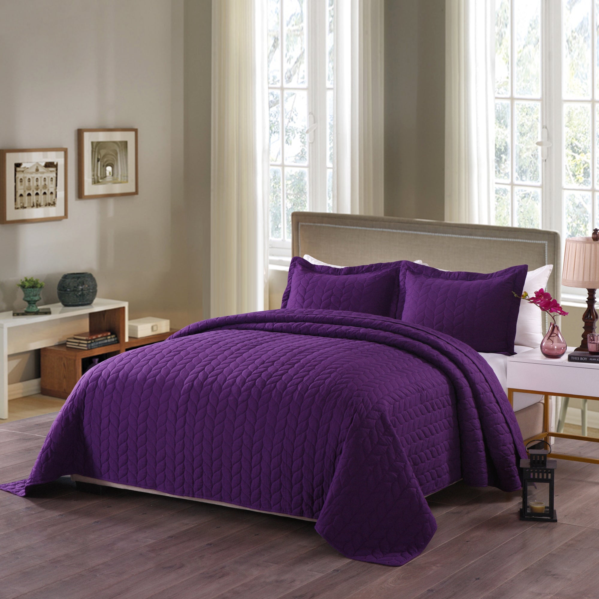 Solid Color Leaf Quilted 3 Piece Lightweight Quilt Bedspread Set