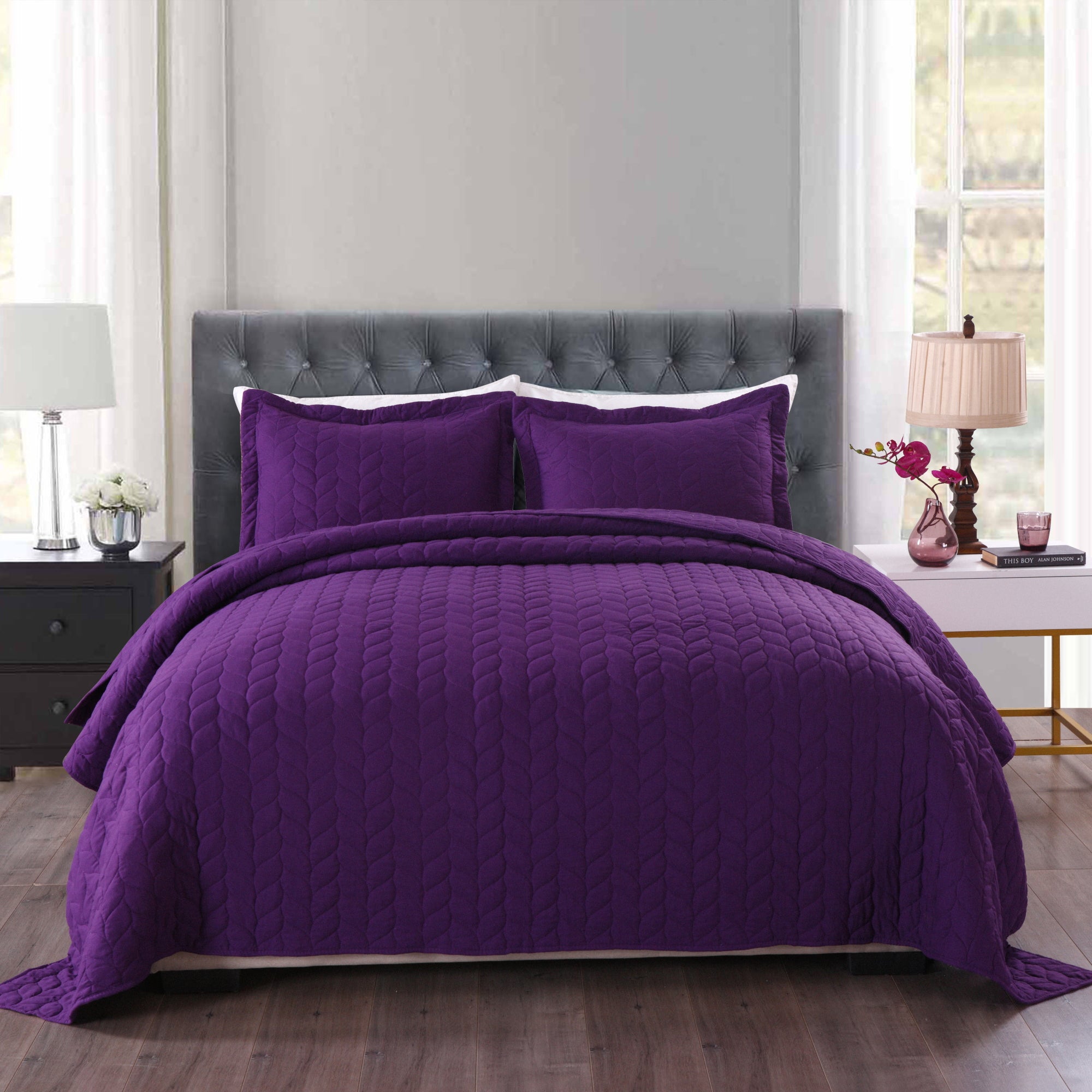 Solid Color Leaf Quilted 3 Piece Lightweight Quilt Bedspread Set