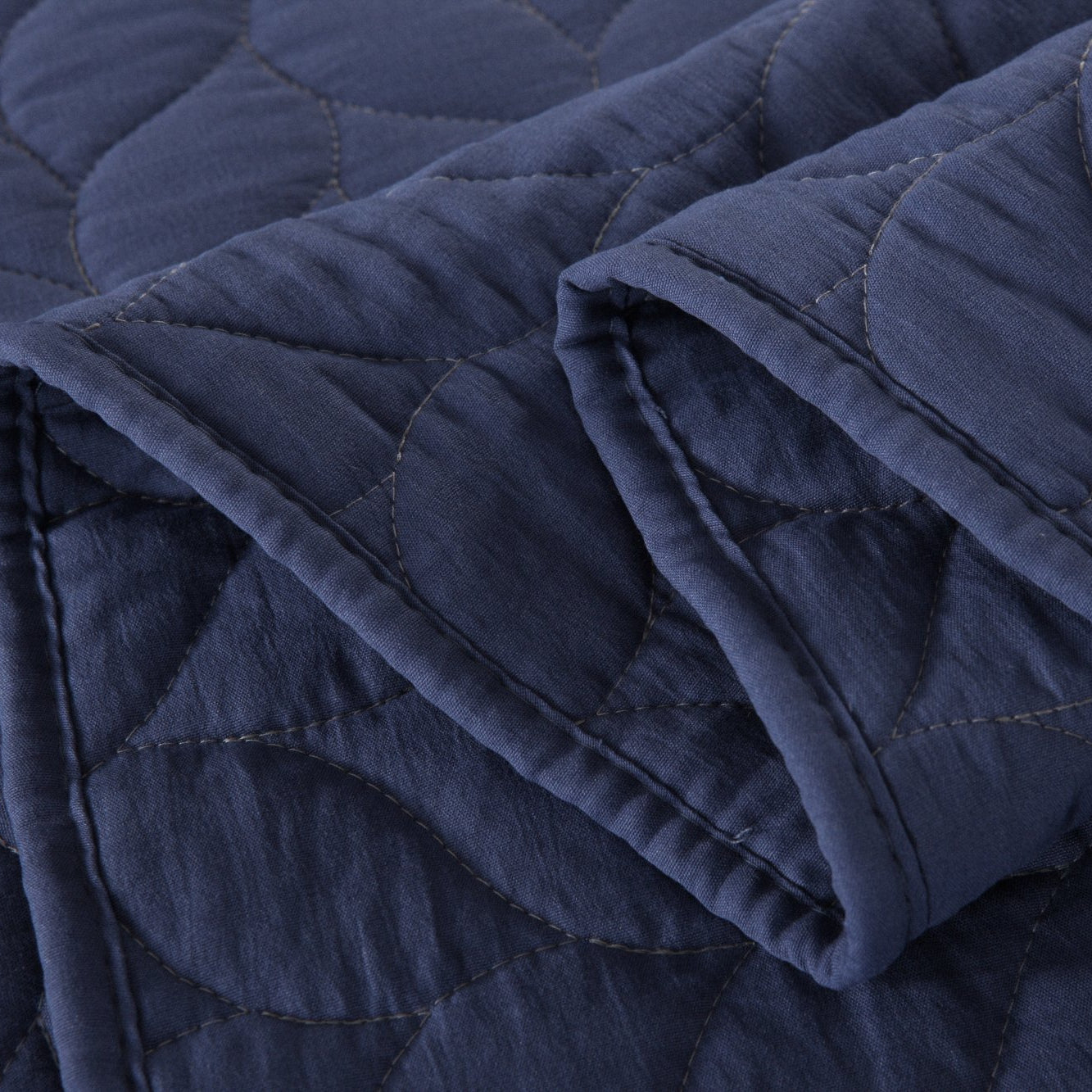 3 Piece Lightweight Bedspread Quilt Set Leaf