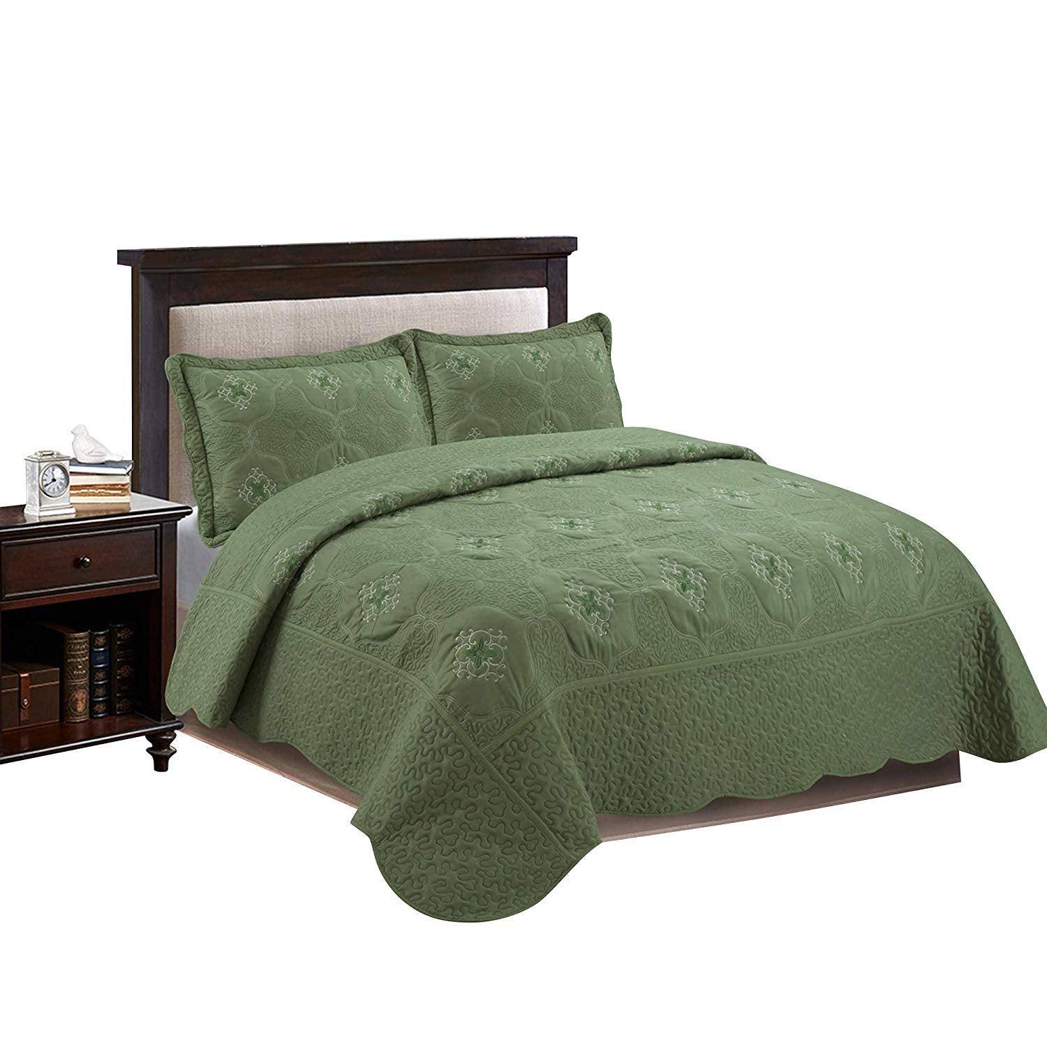 3 Piece Luxury Embroidered Quilt Set Oversized Bedspread