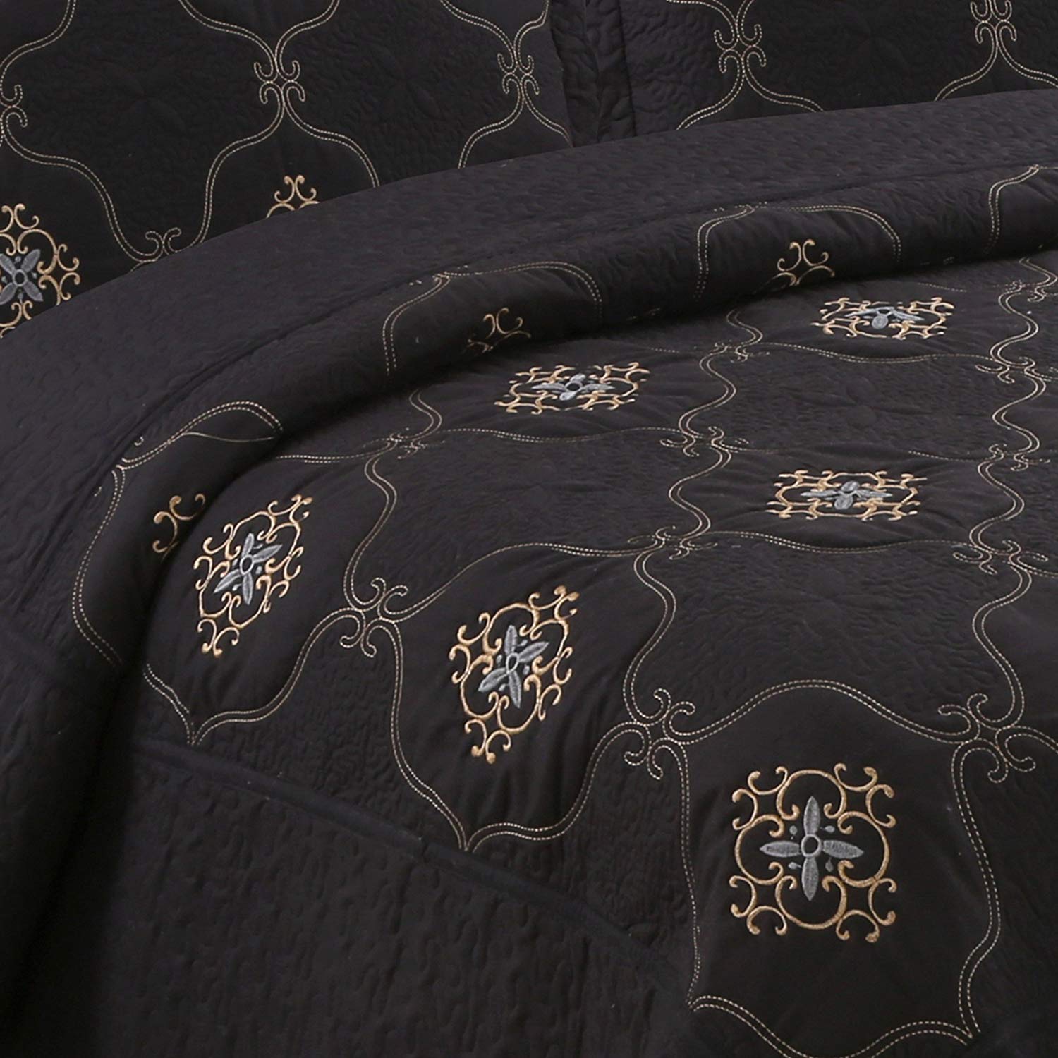 3 Piece Luxury Embroidered Quilt Set Oversized Bedspread
