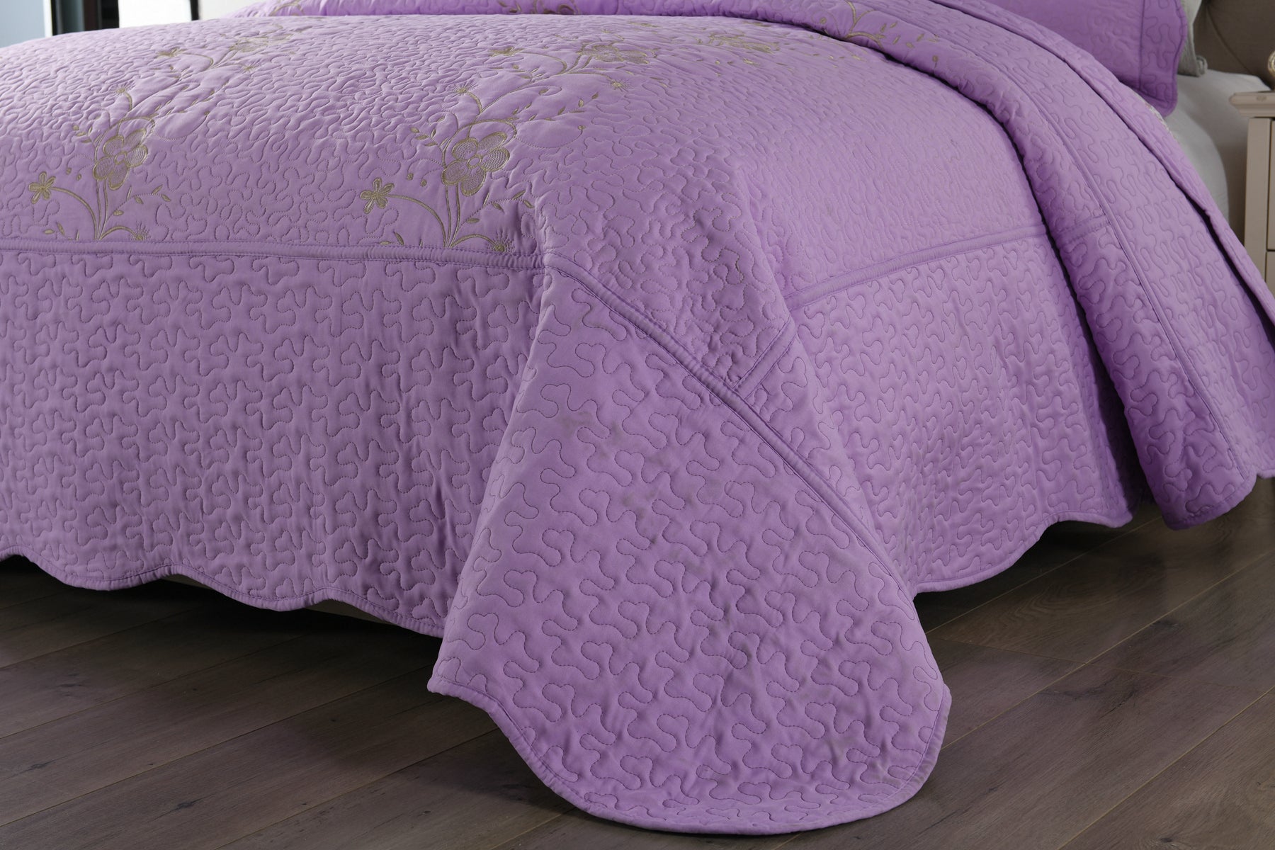 3 Piece Embroidered Quilt Set, Lightweight Bedspread Lapaz