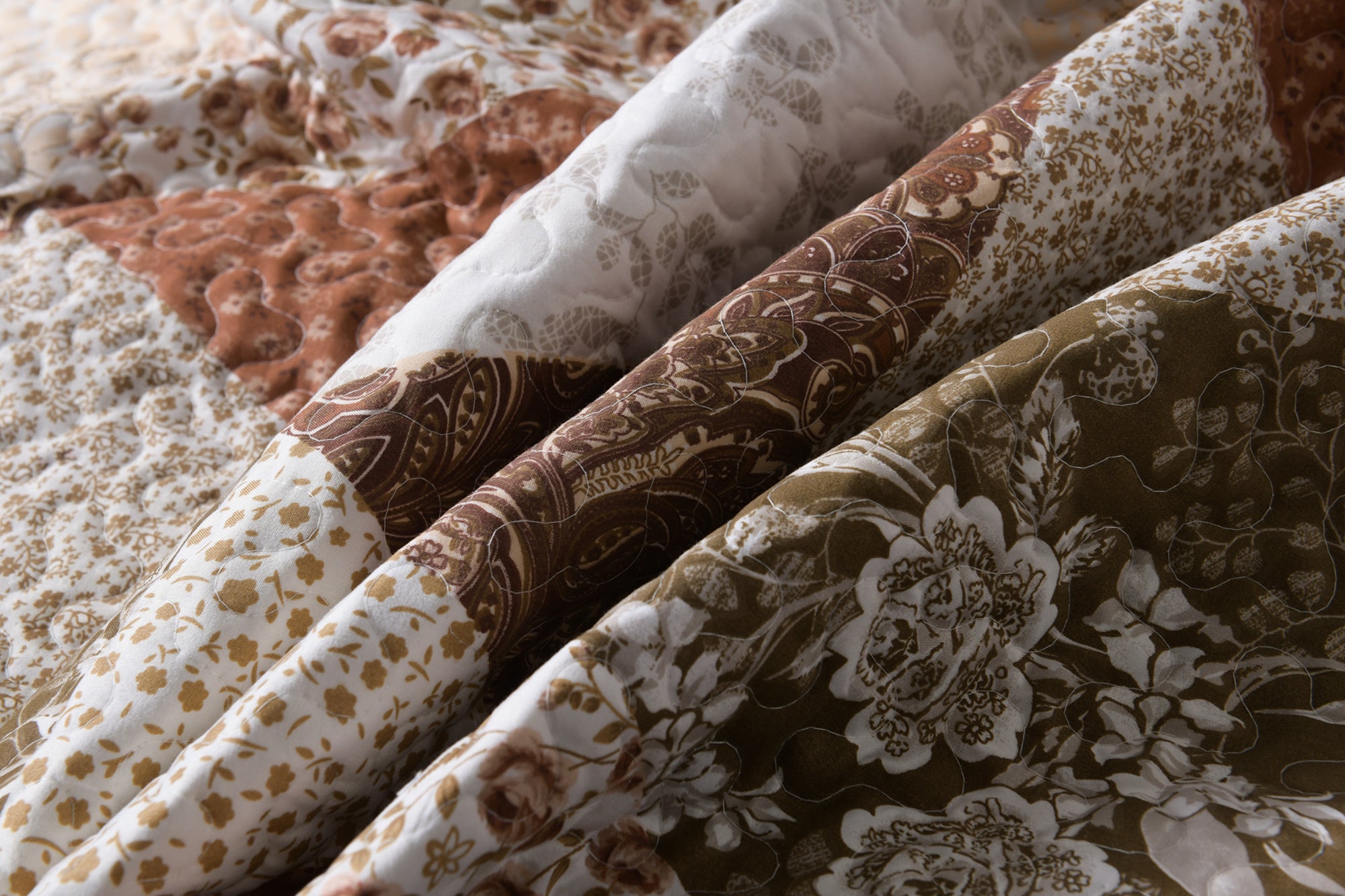 3 Piece Printed Quilt Set Lightweight Bedspread Set B74
