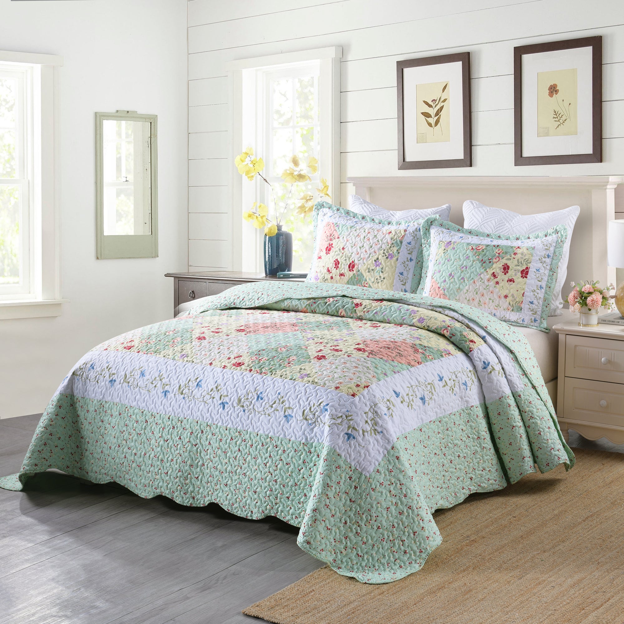 3 Piece Floral Patchwork Quilt Set – Lightweight Cottage Garden Bedspread B014
