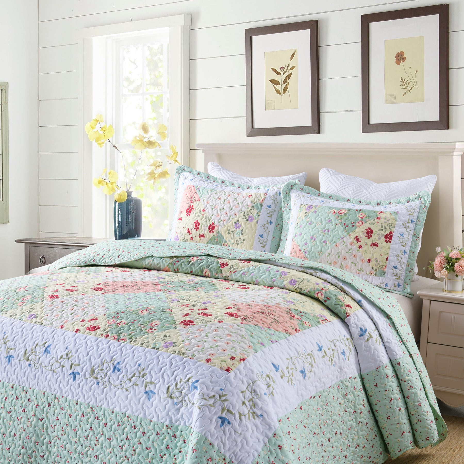 3 Piece Floral Patchwork Quilt Set – Lightweight Cottage Garden Bedspread B014